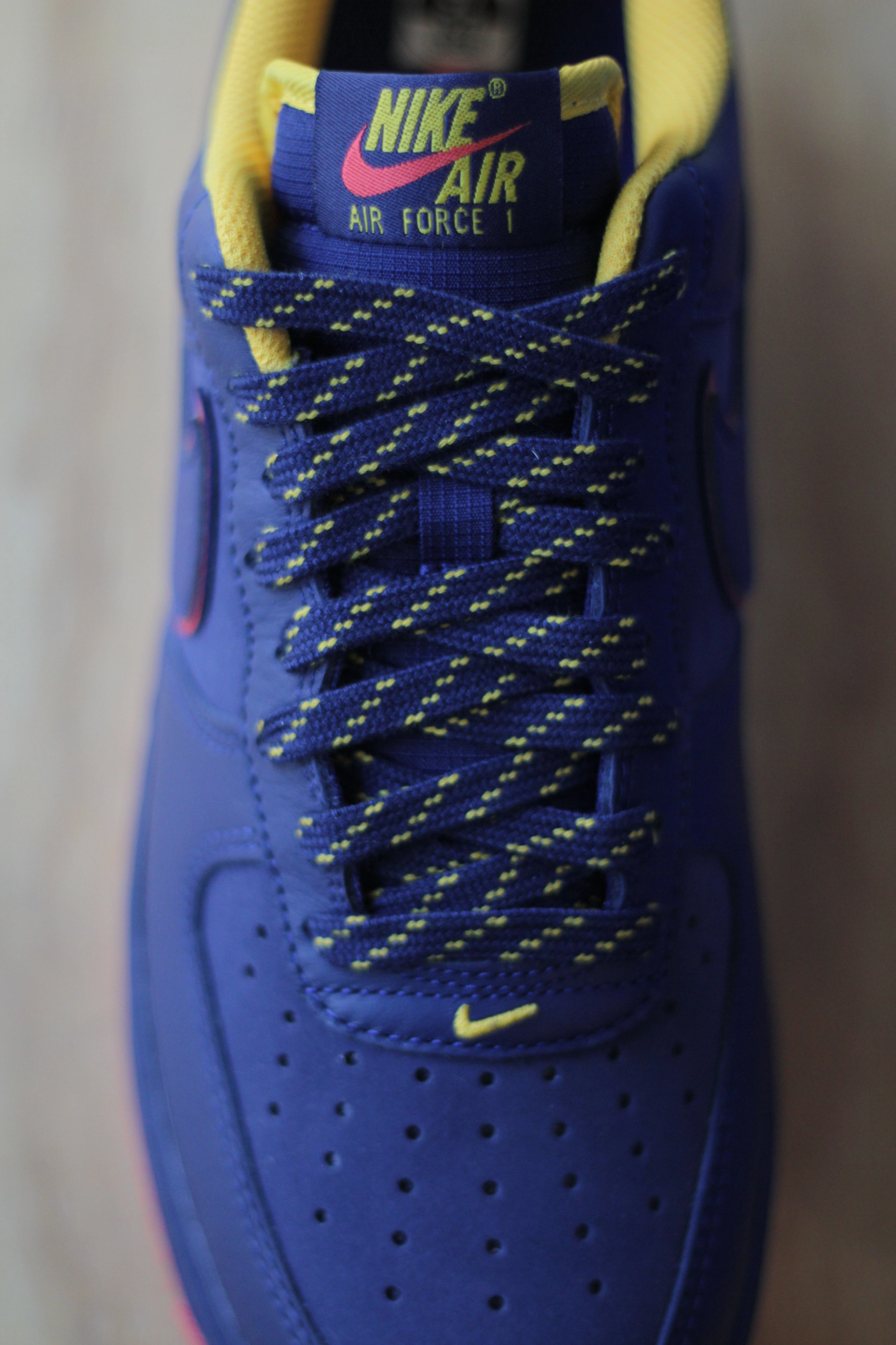 AIR FORCE 1 '07 LV8 MIDNIGHT NAVY/BLUE VOID-LT CRIMSON