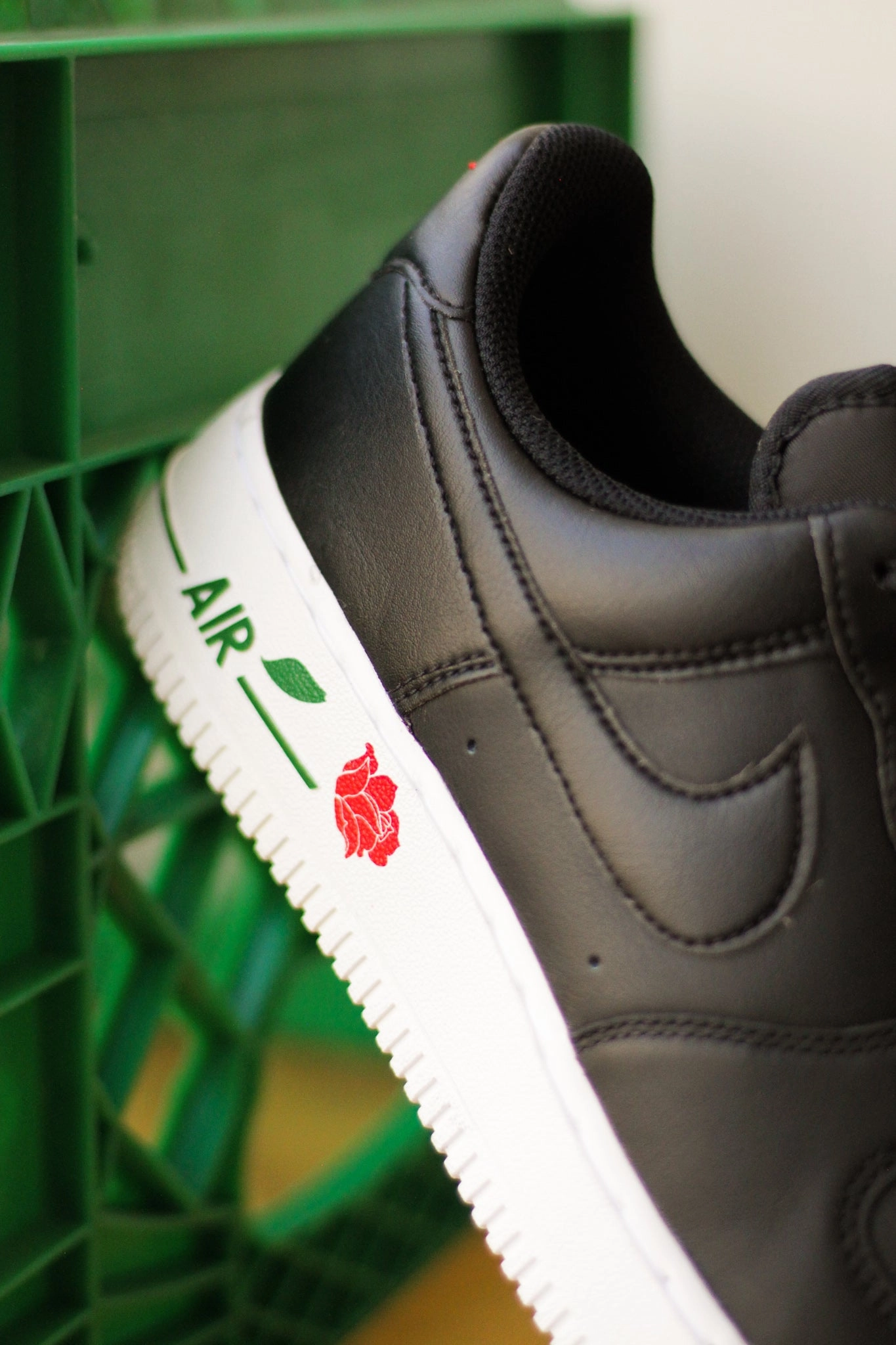 AIR FORCE 1 LOW '07 LX BLACK/BLACK-WHITE-UNIVERSITY RED