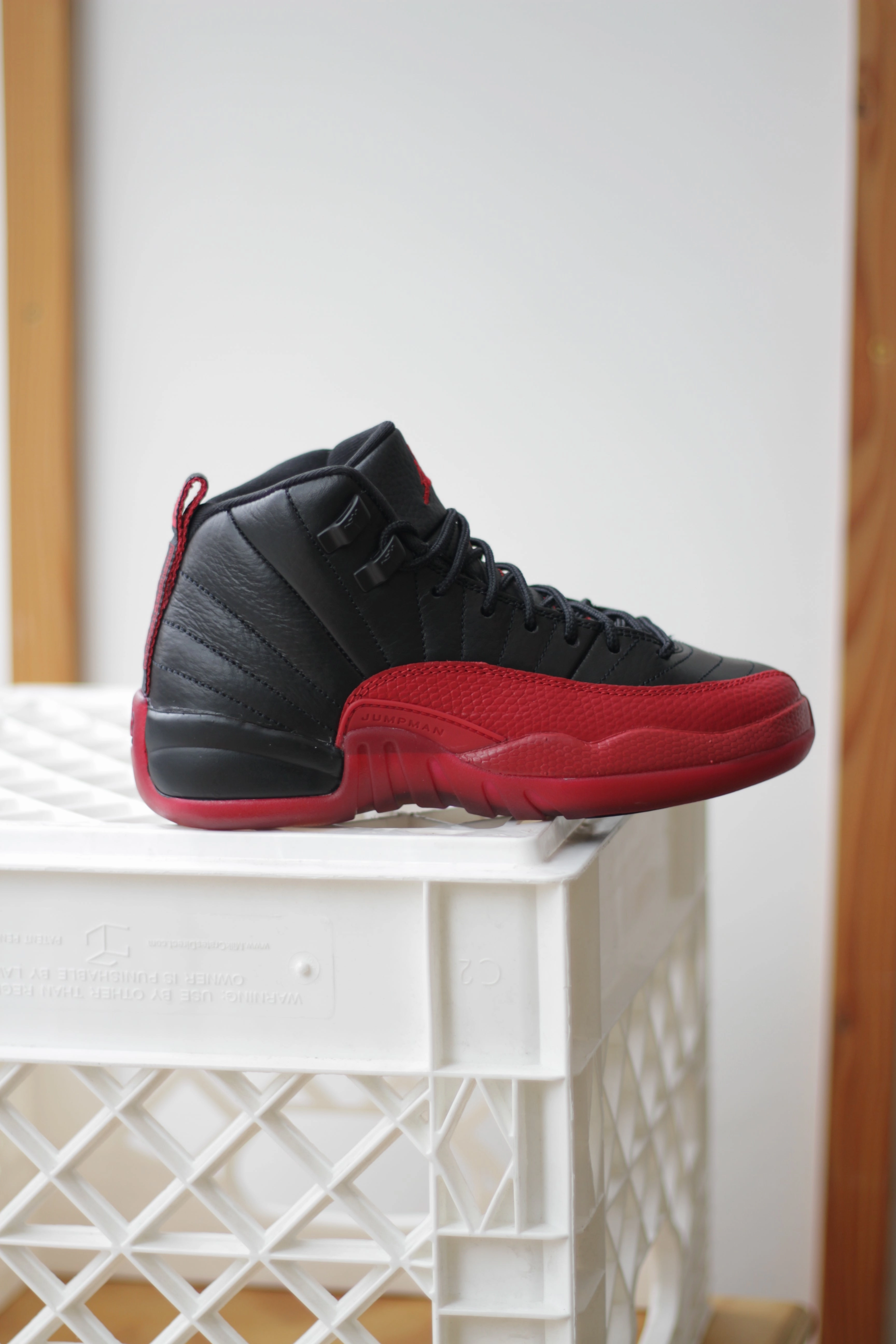 AIR JORDAN 12 RETRO (GS) BLACK/VARSITY RED