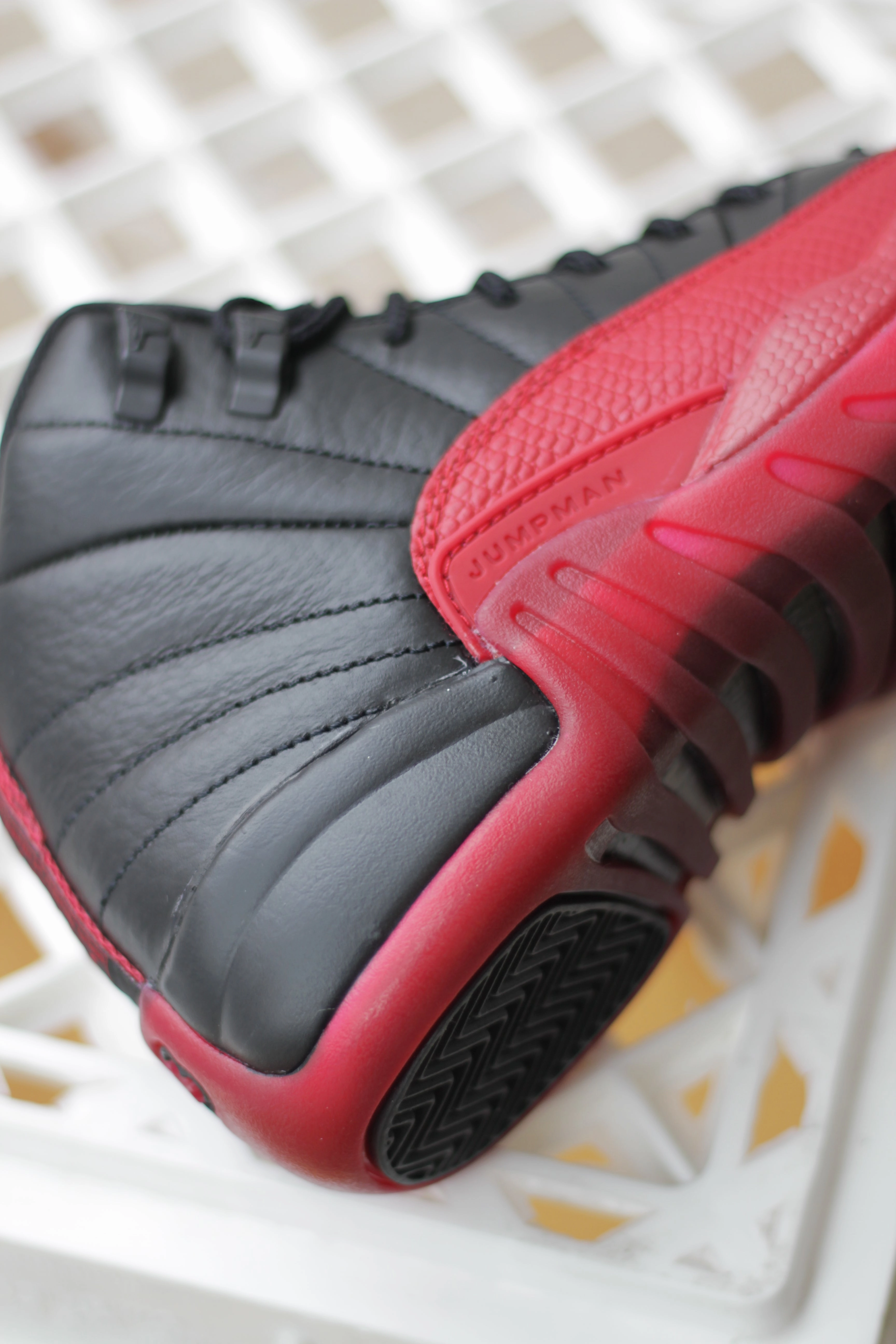 AIR JORDAN 12 RETRO (GS) BLACK/VARSITY RED