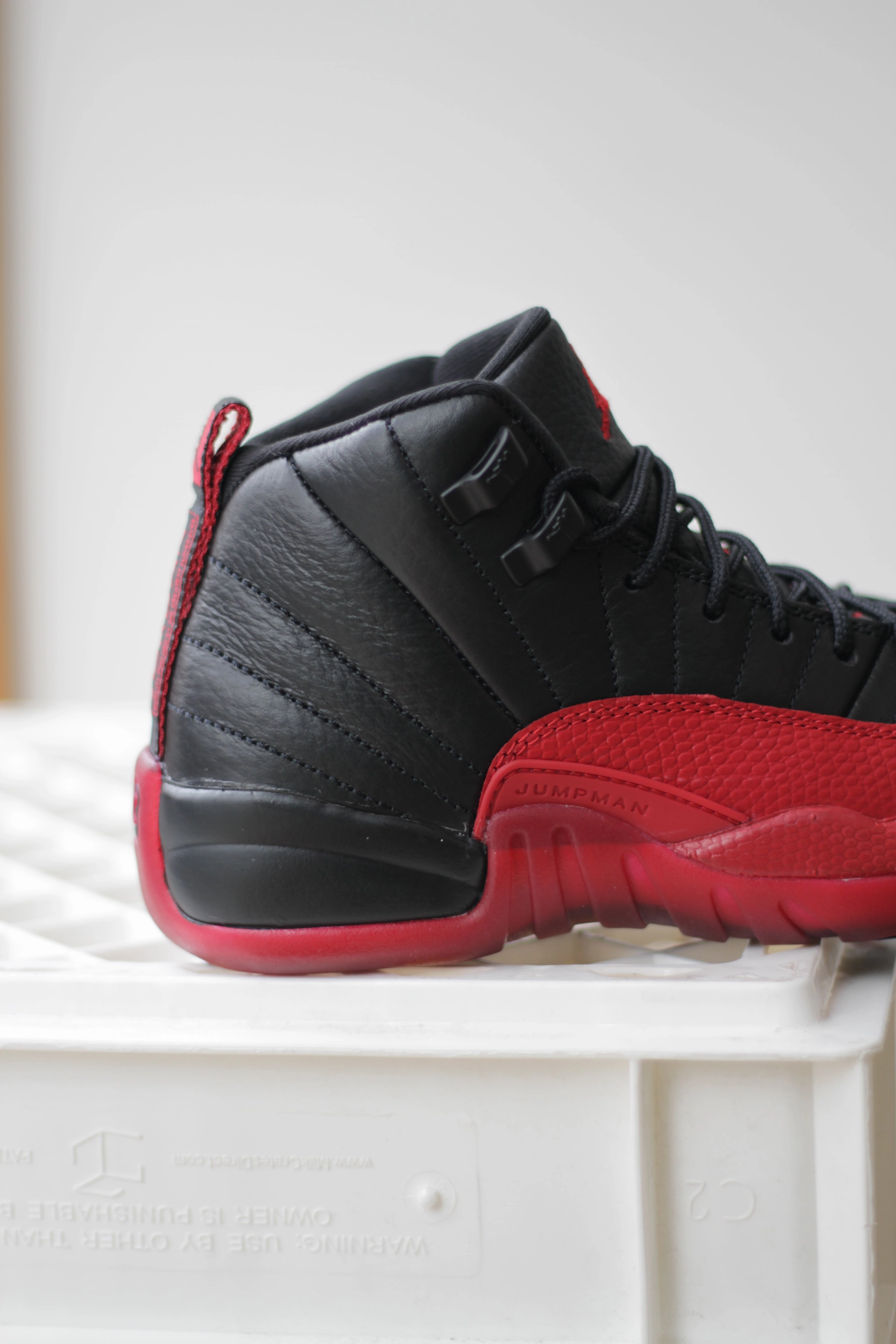 AIR JORDAN 12 RETRO (GS) BLACK/VARSITY RED