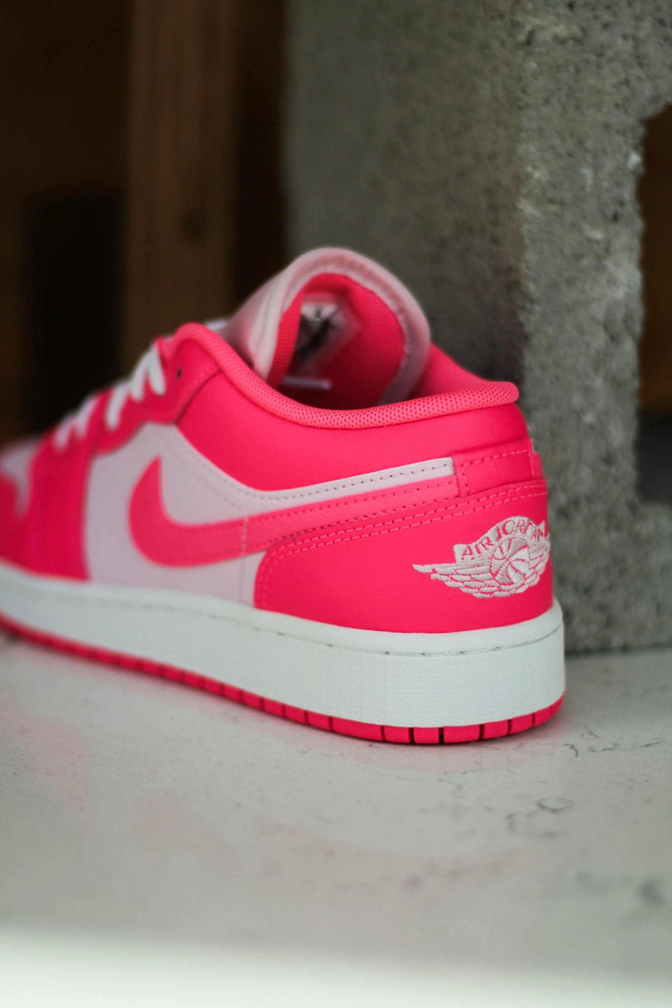 AIR JORDAN 1 LOW (GS) PINK FOAM/HYPER PINK-SUMMIT WHITE