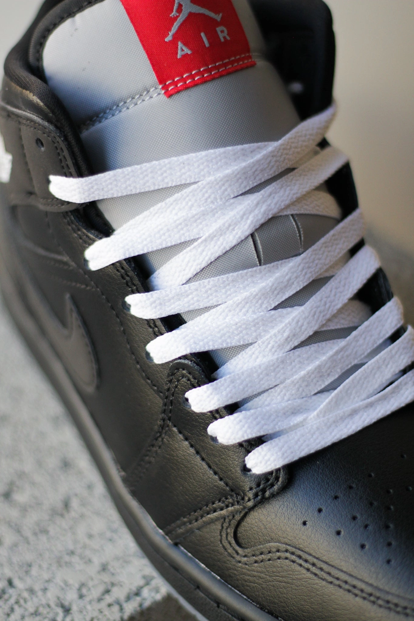AIR JORDAN 1 MID SE BLACK/BLACK-WHITE-WOLF GREY
