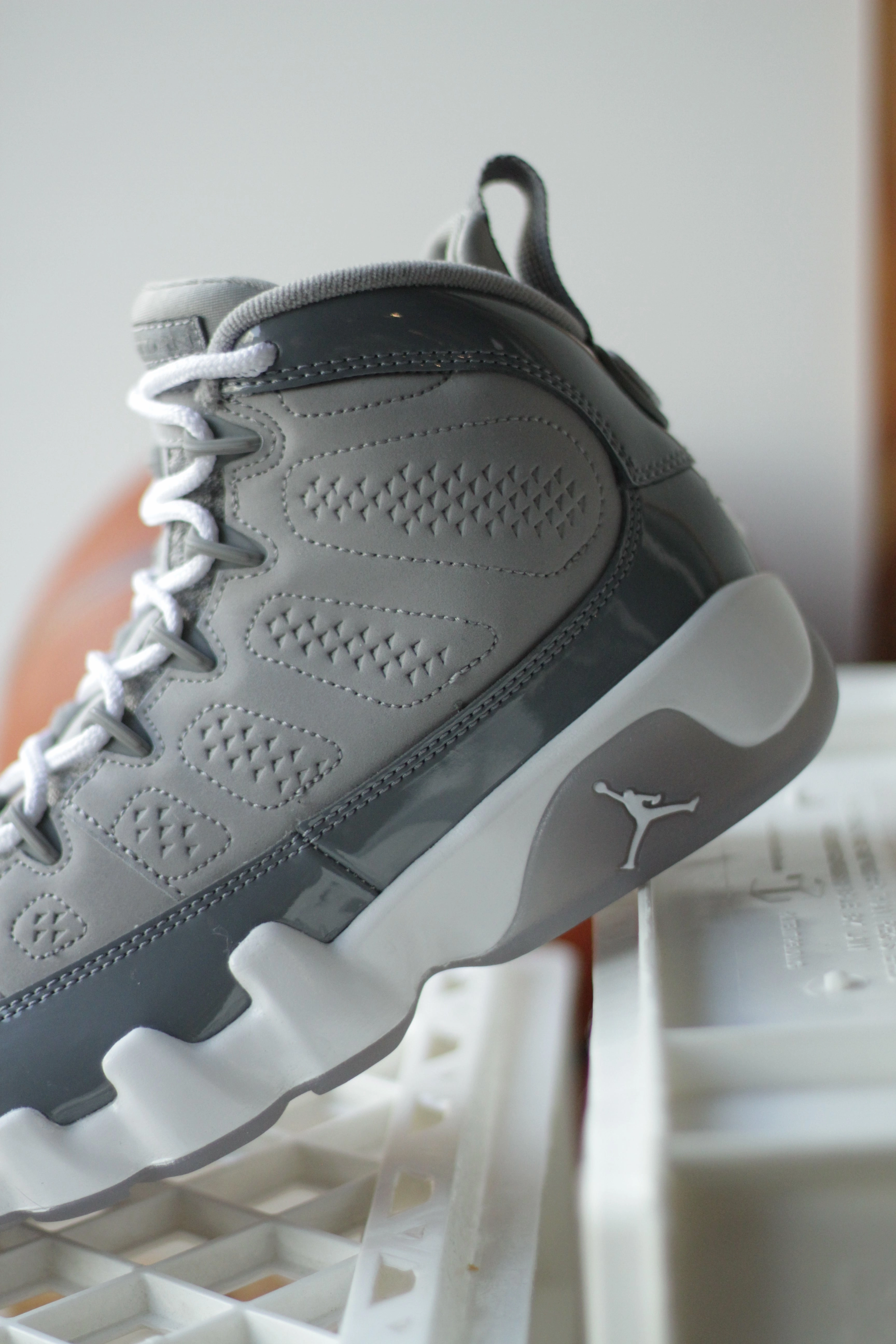 AIR JORDAN 9 RETRO (GS) MEDIUM GREY/COOL GREY-WHITE