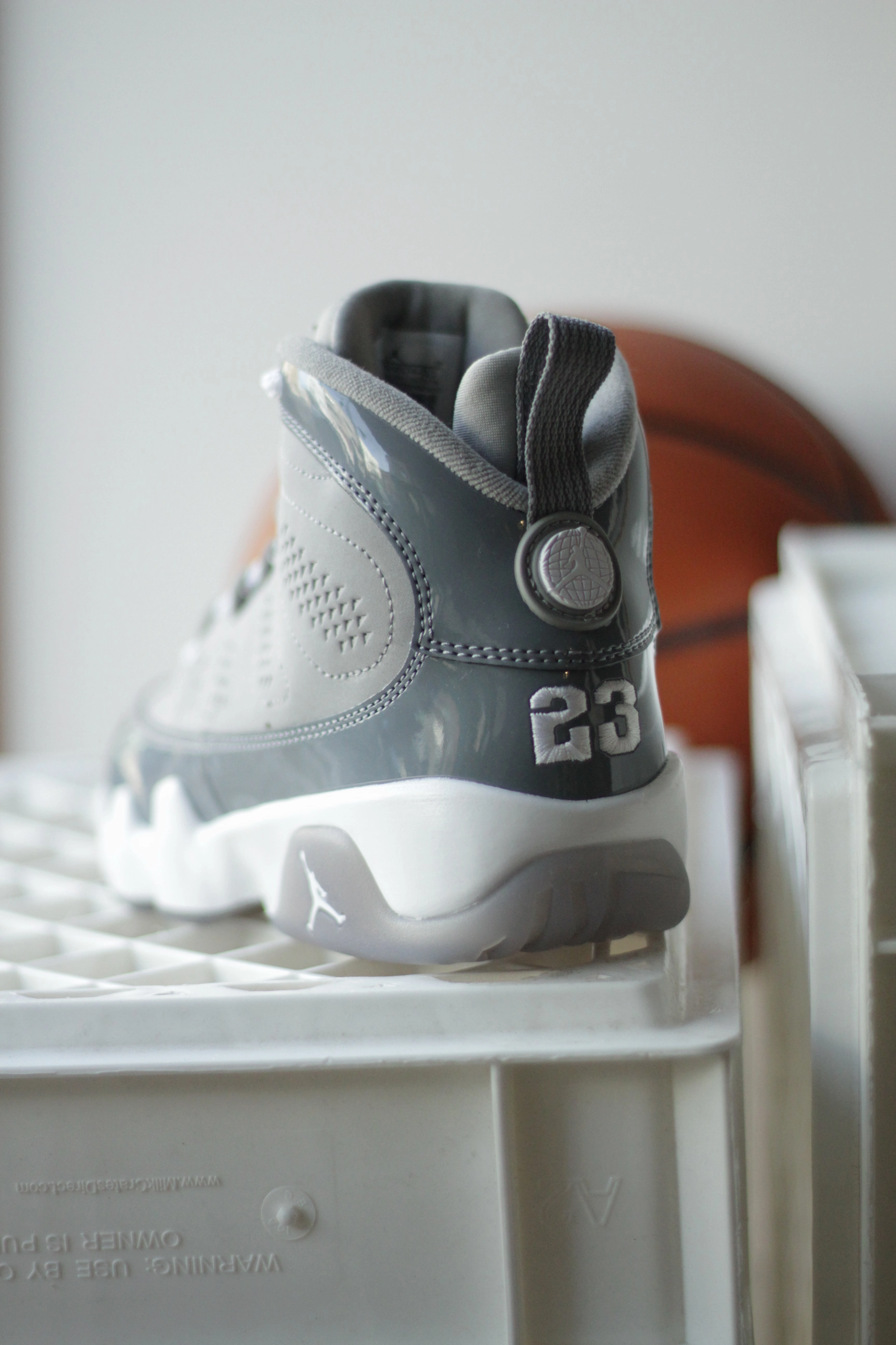 AIR JORDAN 9 RETRO (GS) MEDIUM GREY/COOL GREY-WHITE