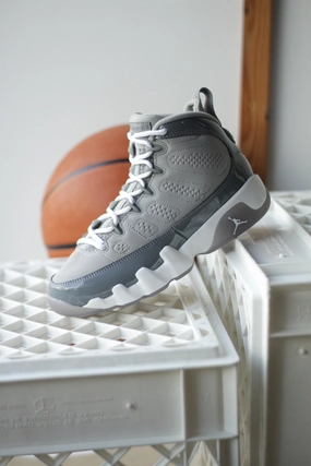 AIR JORDAN 9 RETRO (GS) MEDIUM GREY/COOL GREY-WHITE