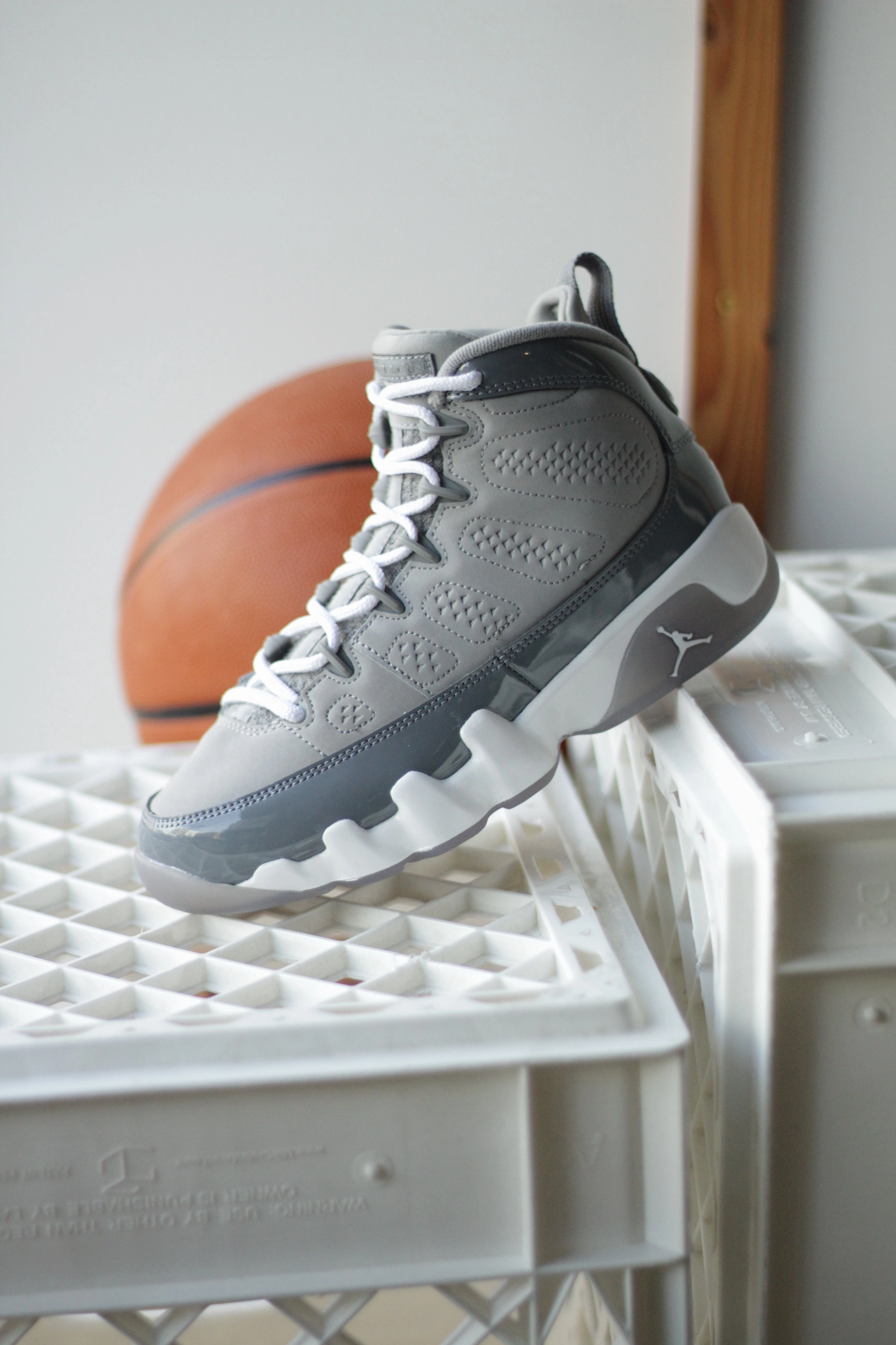 AIR JORDAN 9 RETRO (GS) MEDIUM GREY/COOL GREY-WHITE