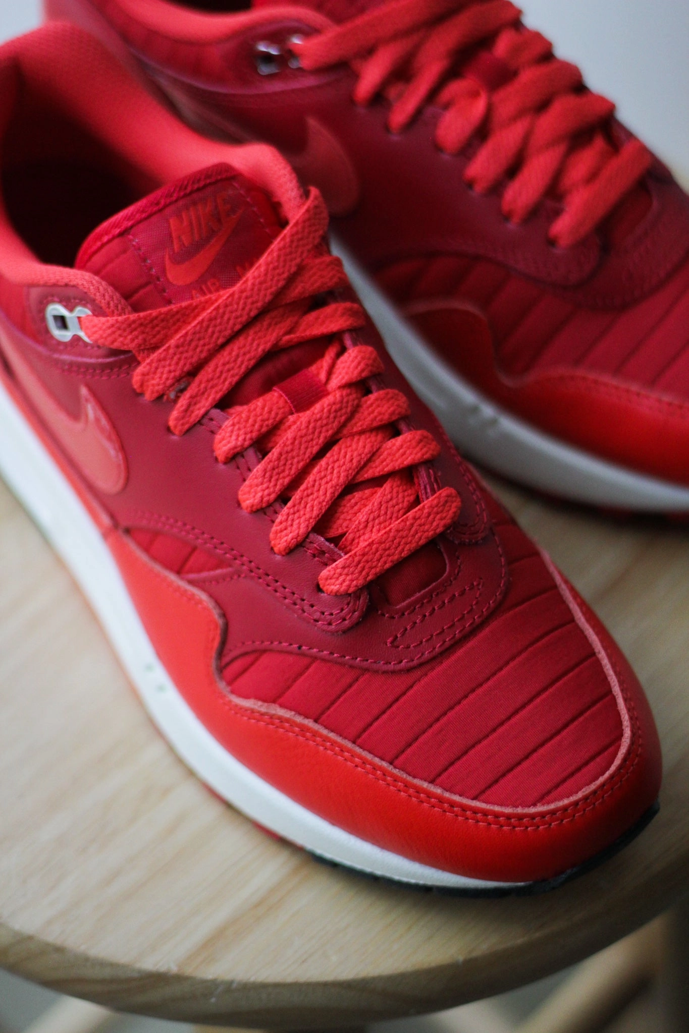 AIR MAX 1 ESS PRM GYM RED