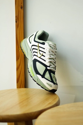 AIR PEGASUS 2005 OLIVE AURA