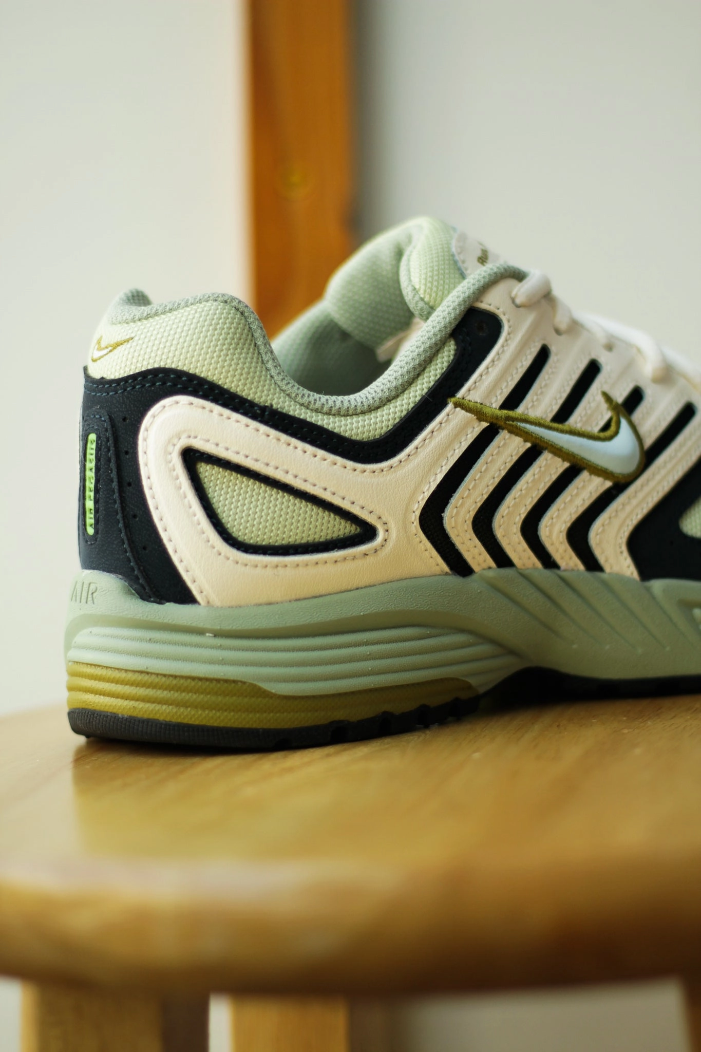 AIR PEGASUS 2005 OLIVE AURA