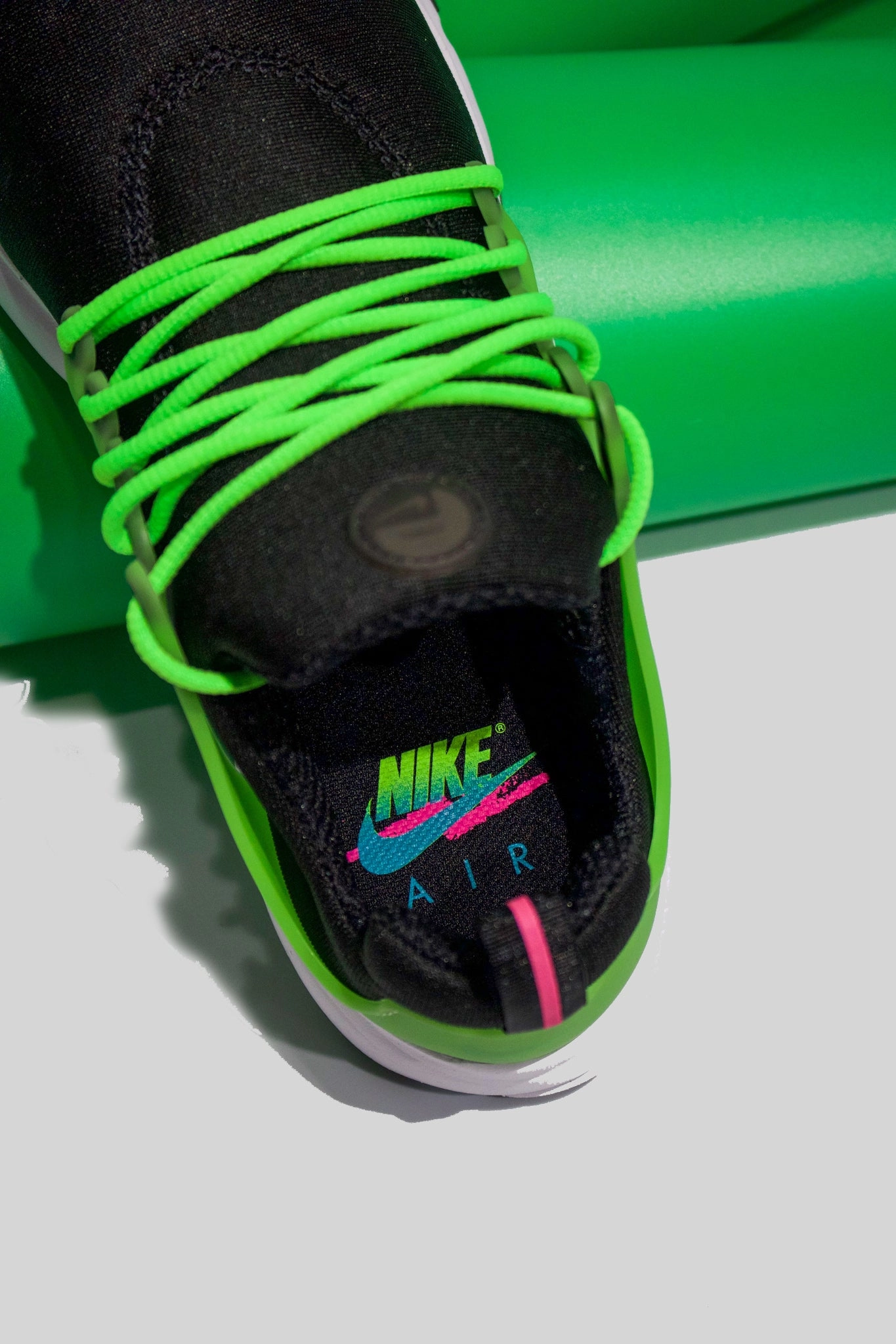 AIR PRESTO BLK/GREEN STRIKE
