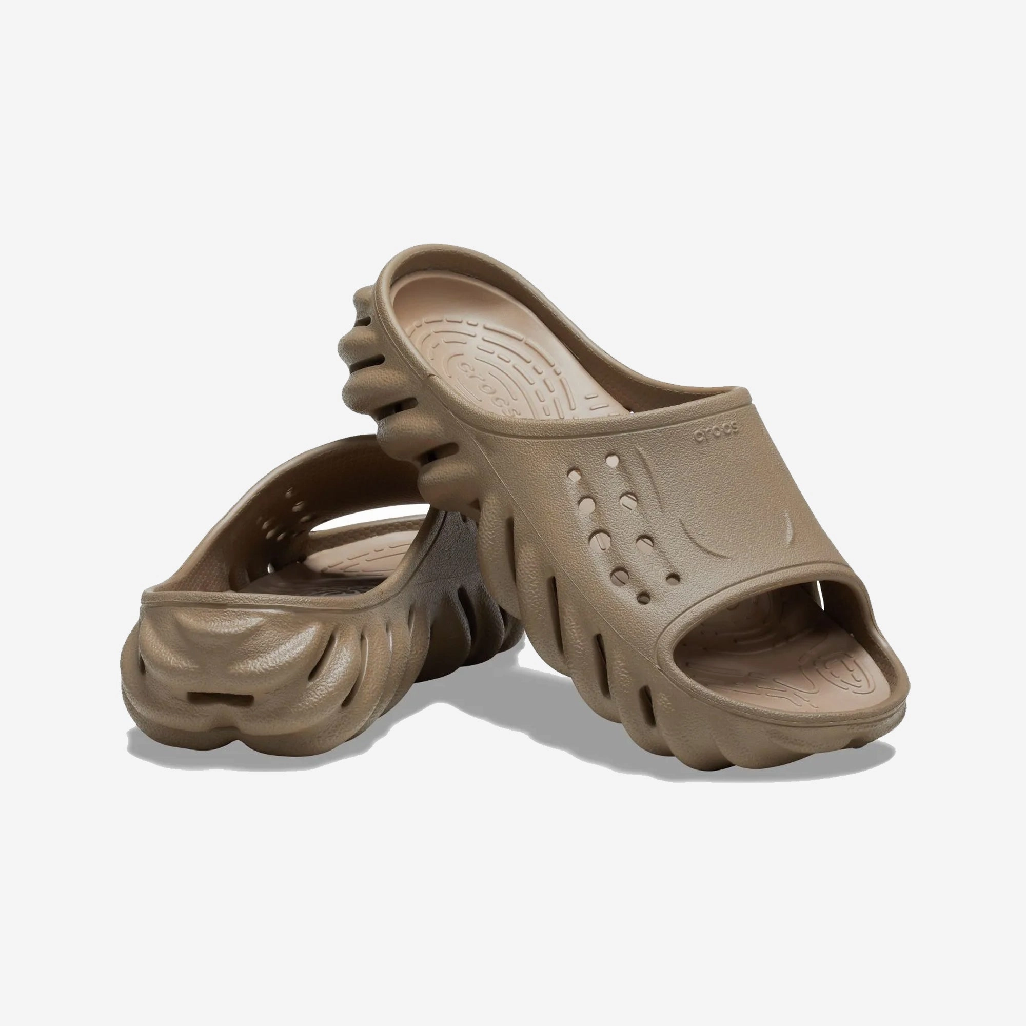 Crocs | ECHO SLIDE  { BROWN