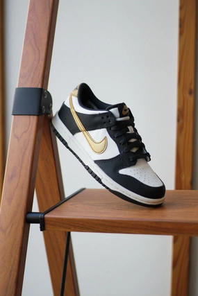 DUNK LOW (GS) SUMMIT WHITE/METALLIC GOLD