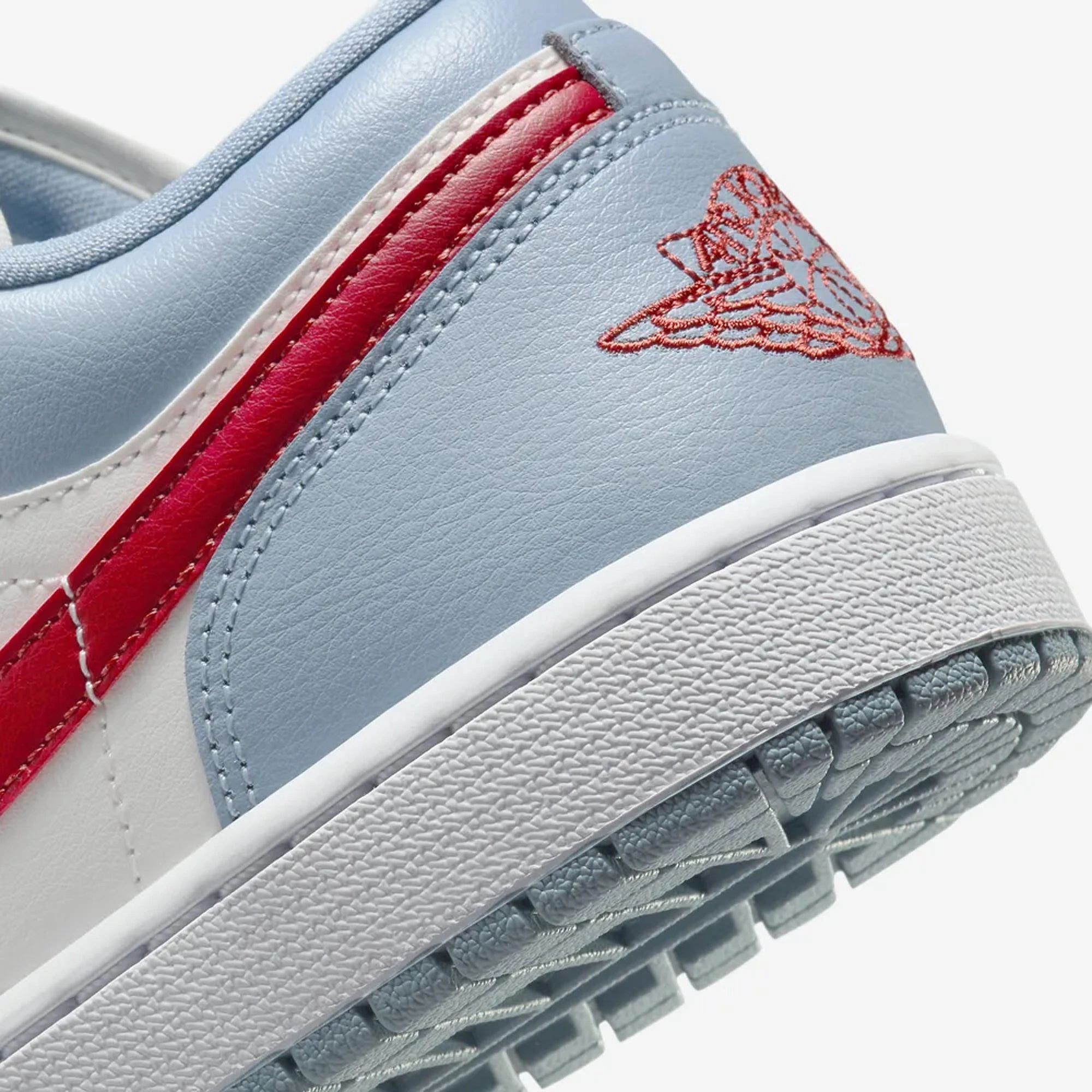 Jordan | AIR JORDAN 1 LOW  { SAIL/DUNE RED-BLUE GREY-WHITE