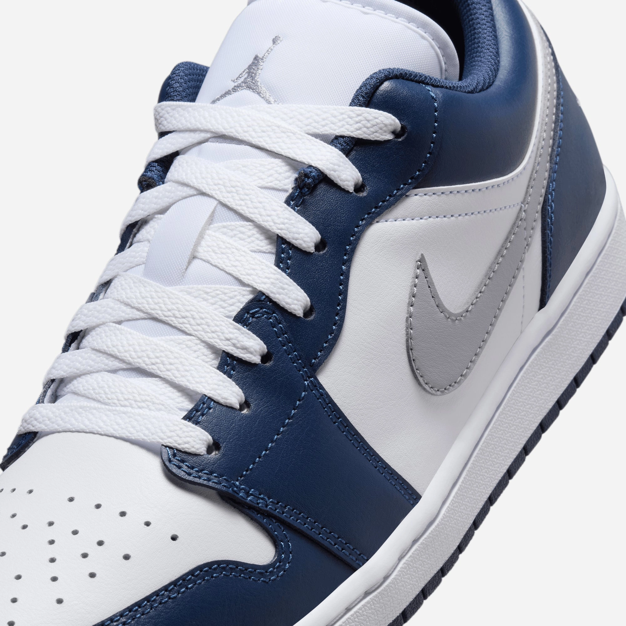 JORDAN | AIR JORDAN 1 LOW { WHITE/WOLF GREY-MIDNIGHT NAVY
