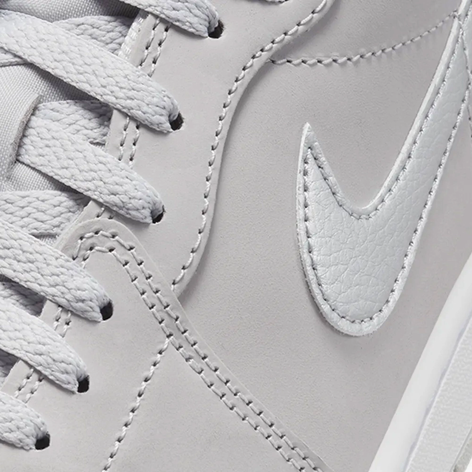 Jordan | AIR JORDAN 1 LOW OG { SILVER