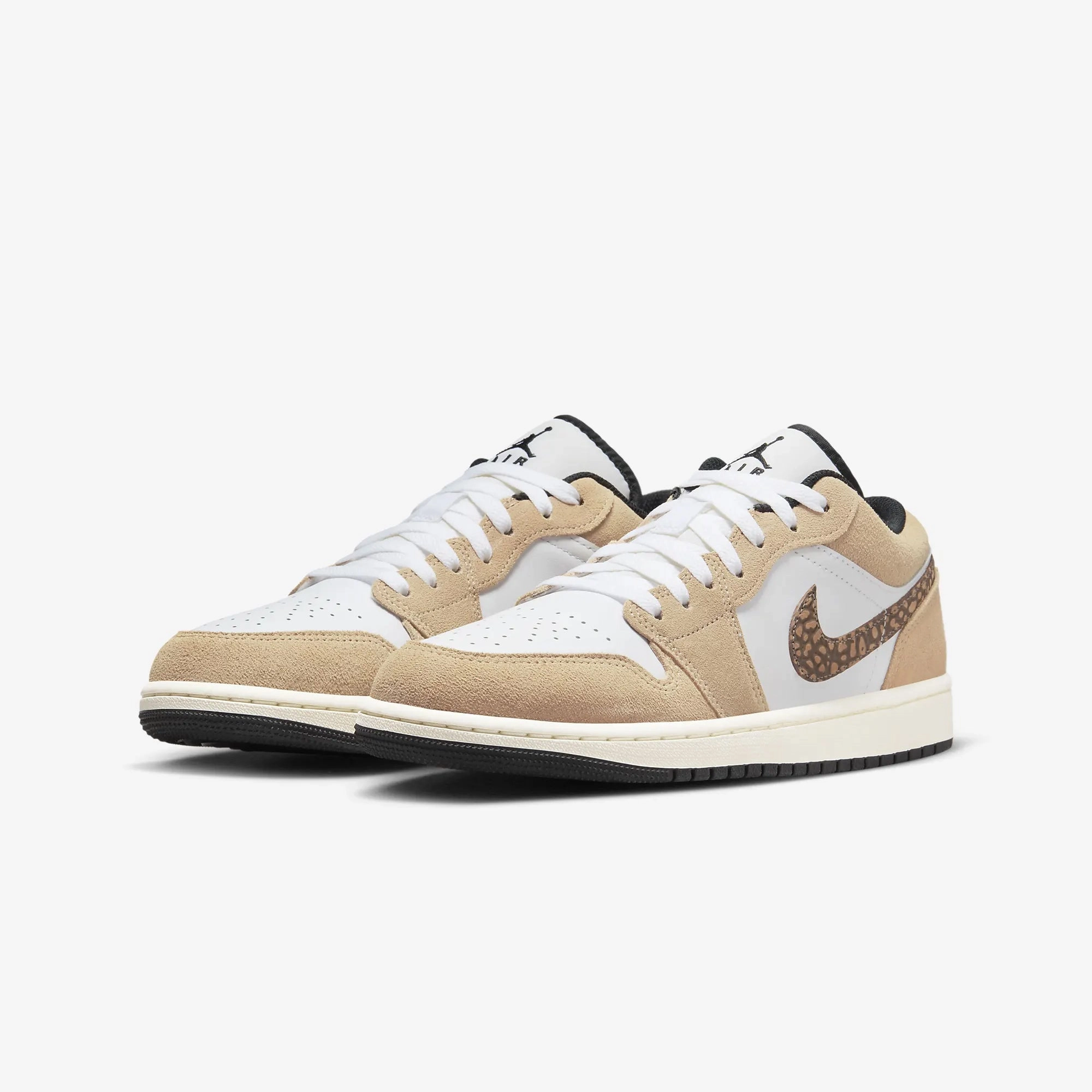 Jordan | AIR JORDAN 1 LOW SE  { HEMP/LT BRITISH TAN-WHITE-BLACK
