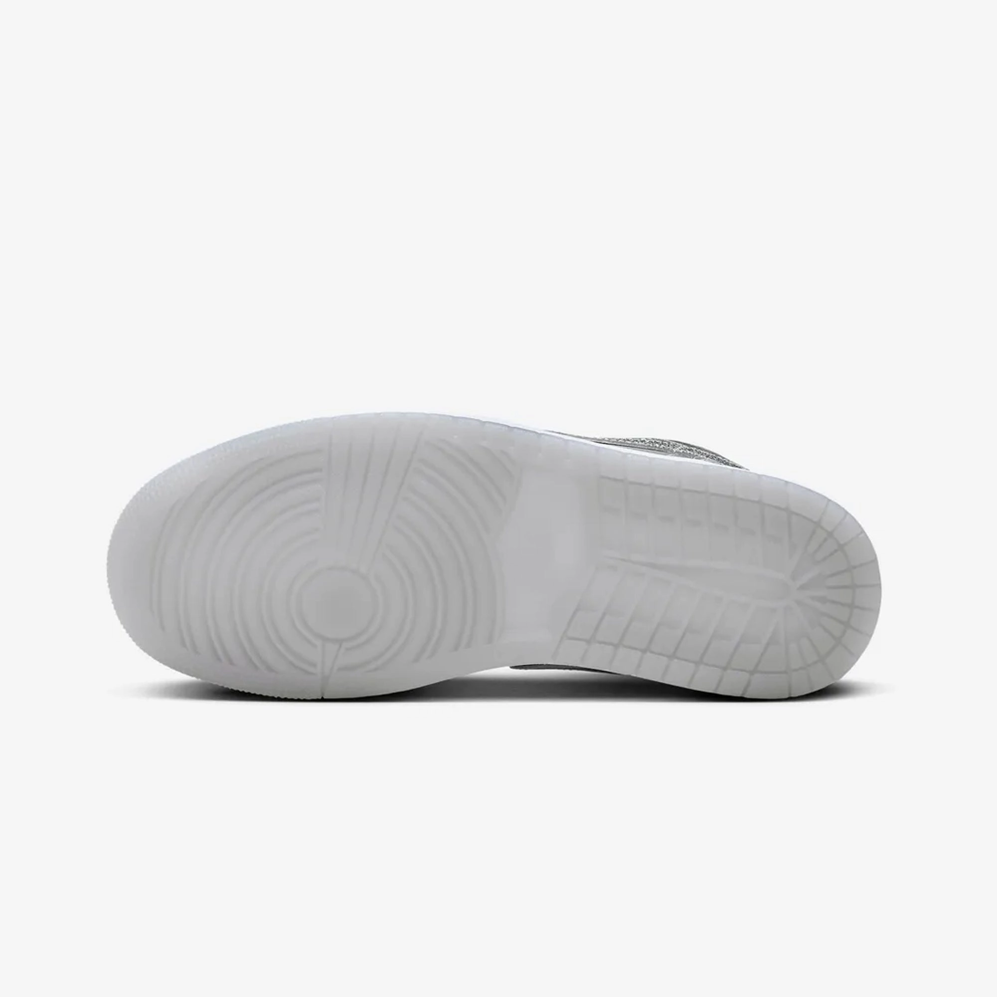 Jordan | AIR JORDAN 1 LOW SE  { METALLIC SILVER/PHOTON DUST-WOLF GREY