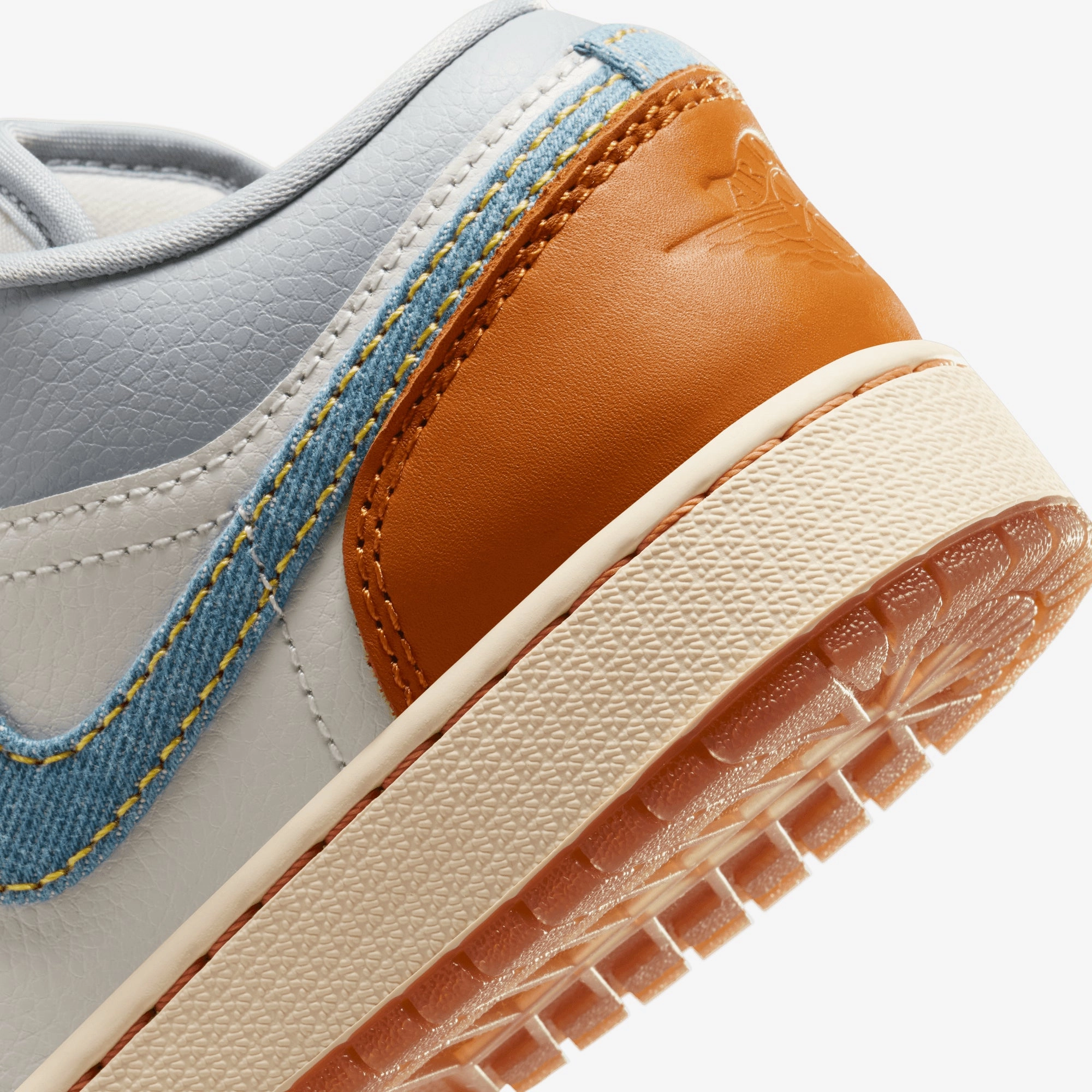 Jordan | AIR JORDAN 1 LOW SE (GS)  { PHANTOM/LT ARMORY BLUE-COCONUT MILK