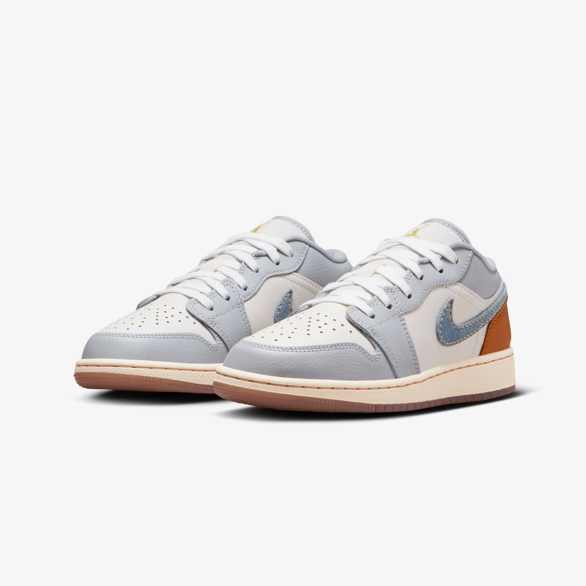 Jordan | AIR JORDAN 1 LOW SE (GS)  { PHANTOM/LT ARMORY BLUE-COCONUT MILK