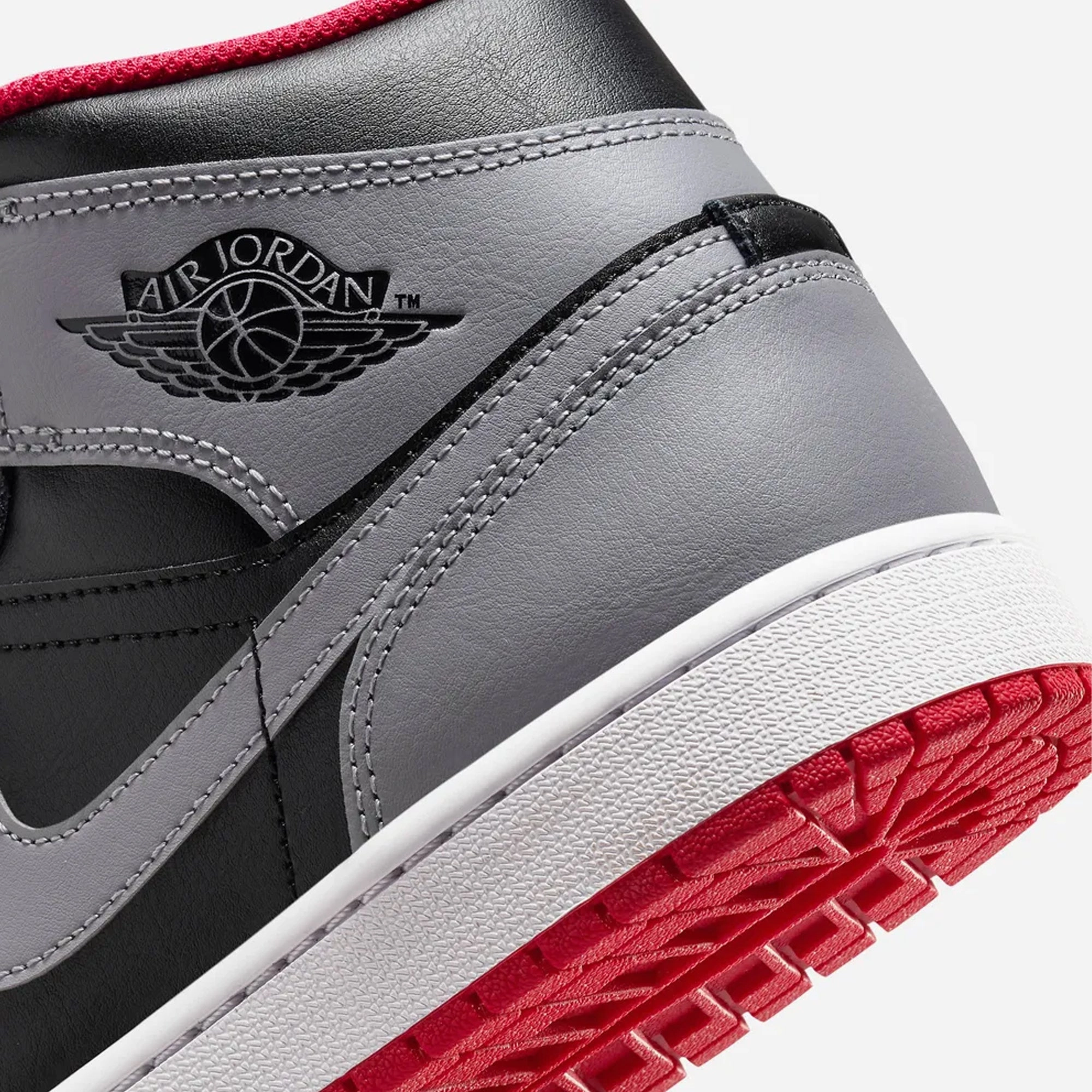 Jordan | AIR JORDAN 1 MID  { BLACK/CEMENT GREY-FIRE RED-WHITE
