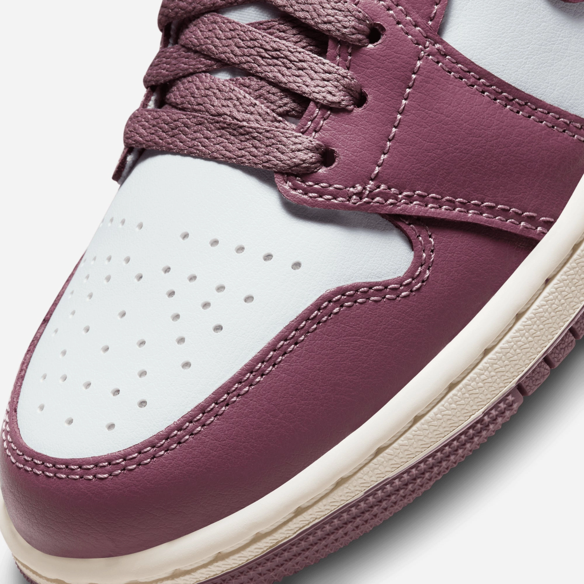 Jordan | AIR JORDAN 1 MID  { PURE PLATINUM/SKY J MAUVE-SAIL