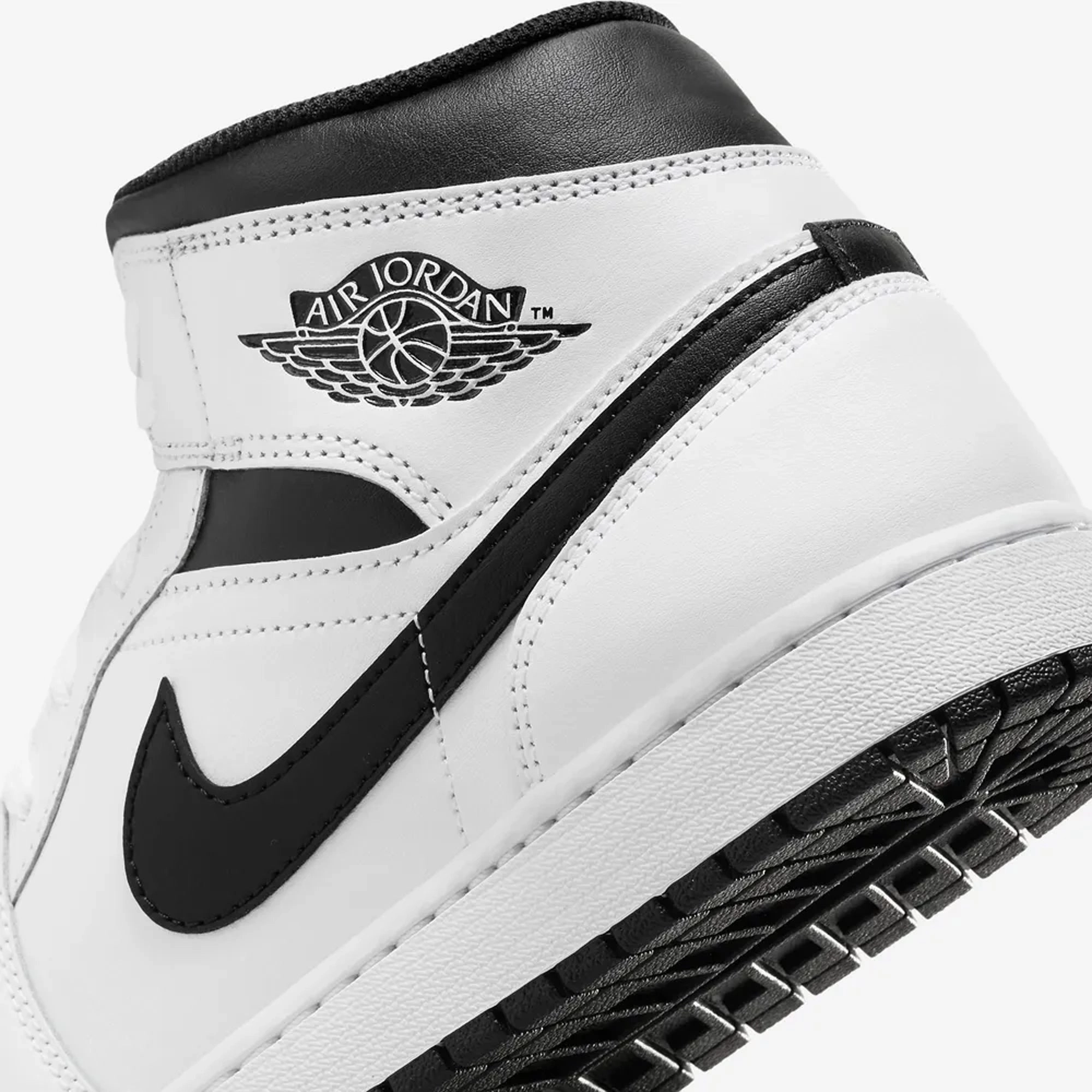 Jordan | AIR JORDAN 1 MID  { WHITE/BLACK-WHITE-BLACK