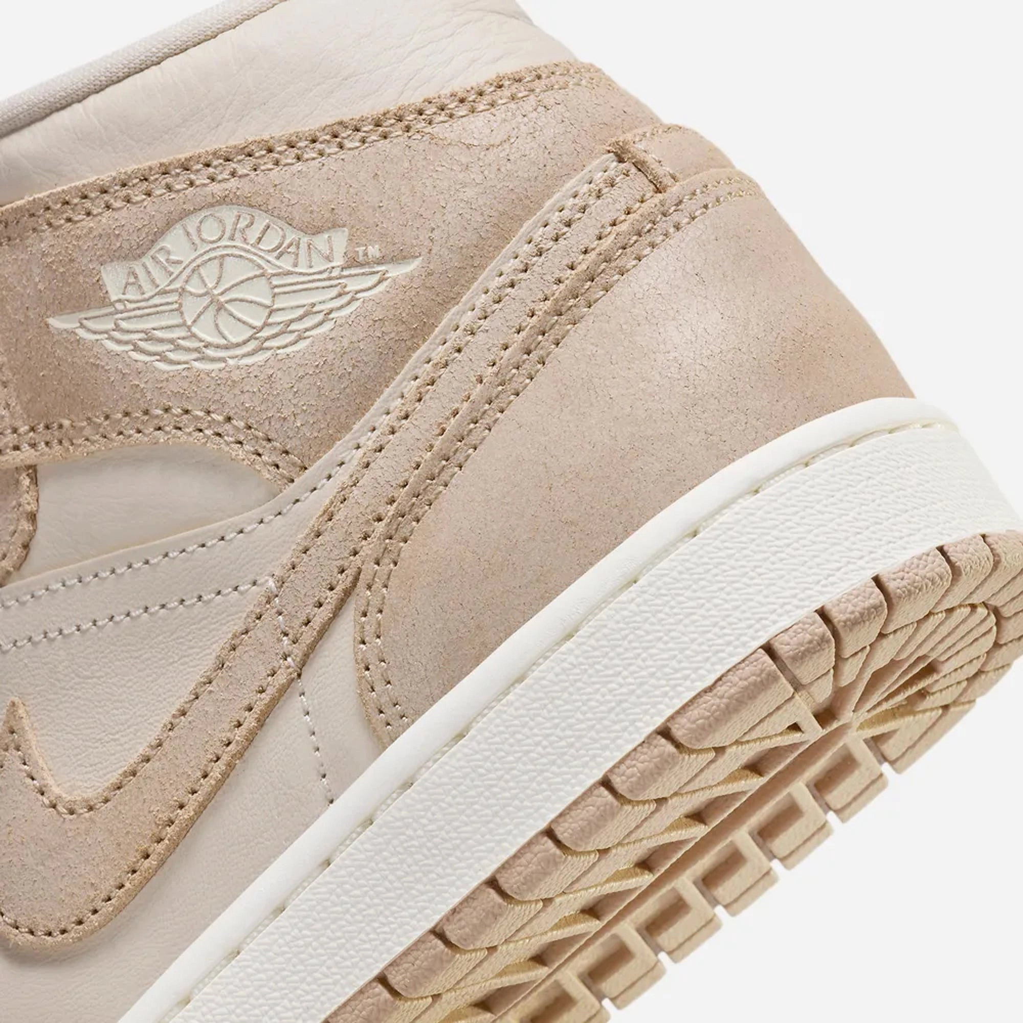 Jordan | AIR JORDAN 1 MID SE  { LEGEND LT BROWN/LEGEND MD BROWN-SAIL