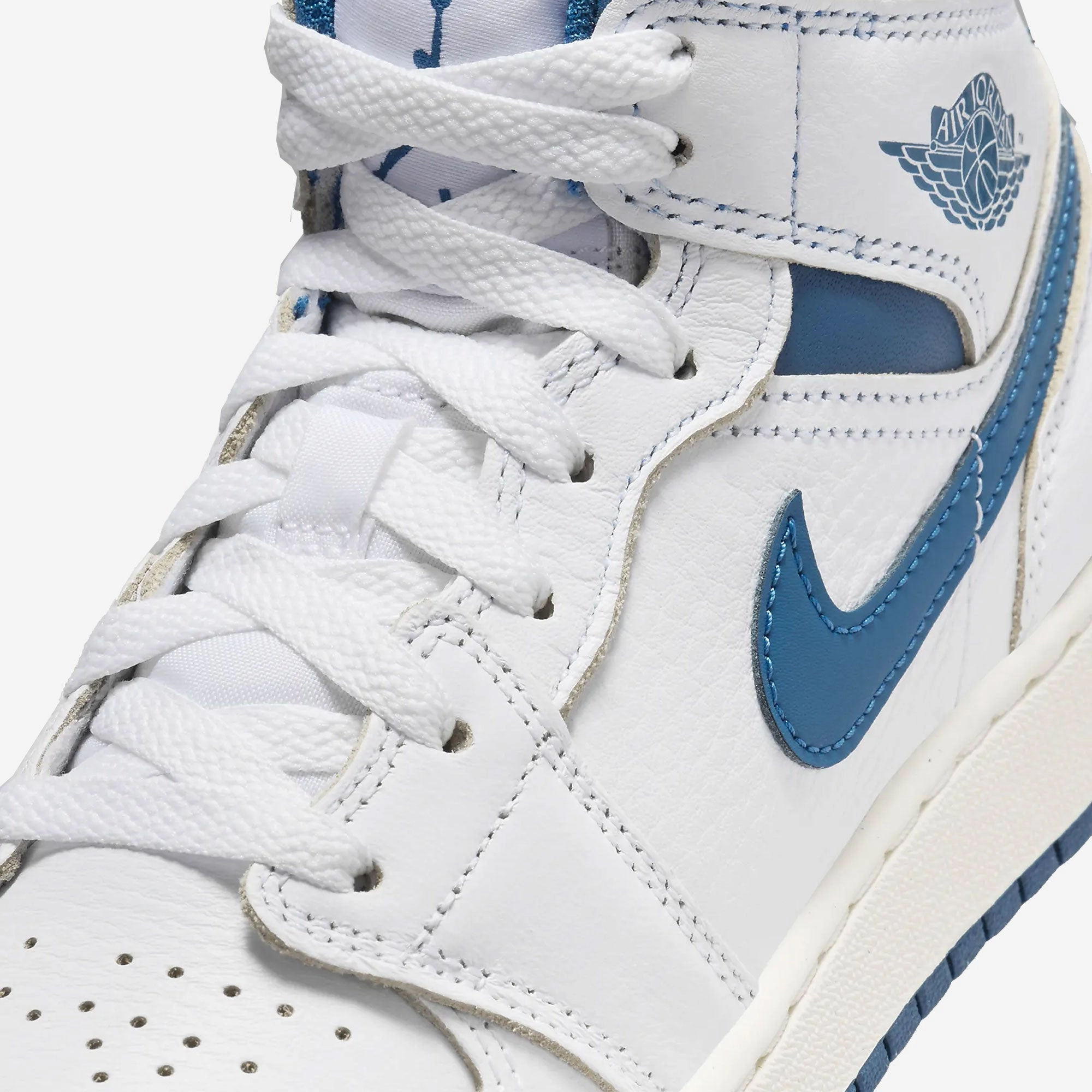 Jordan | AIR JORDAN 1 MID SE (GS)  { WHITE/INDUSTRIAL BLUE-SAIL