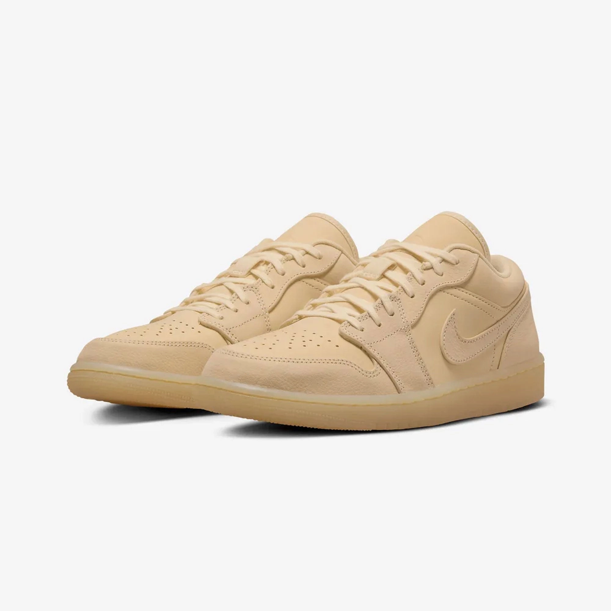 Jordan | AIR JORDAN 1 SE  { PALE VANILLA/PALE VANILLA-PALE VANILLA
