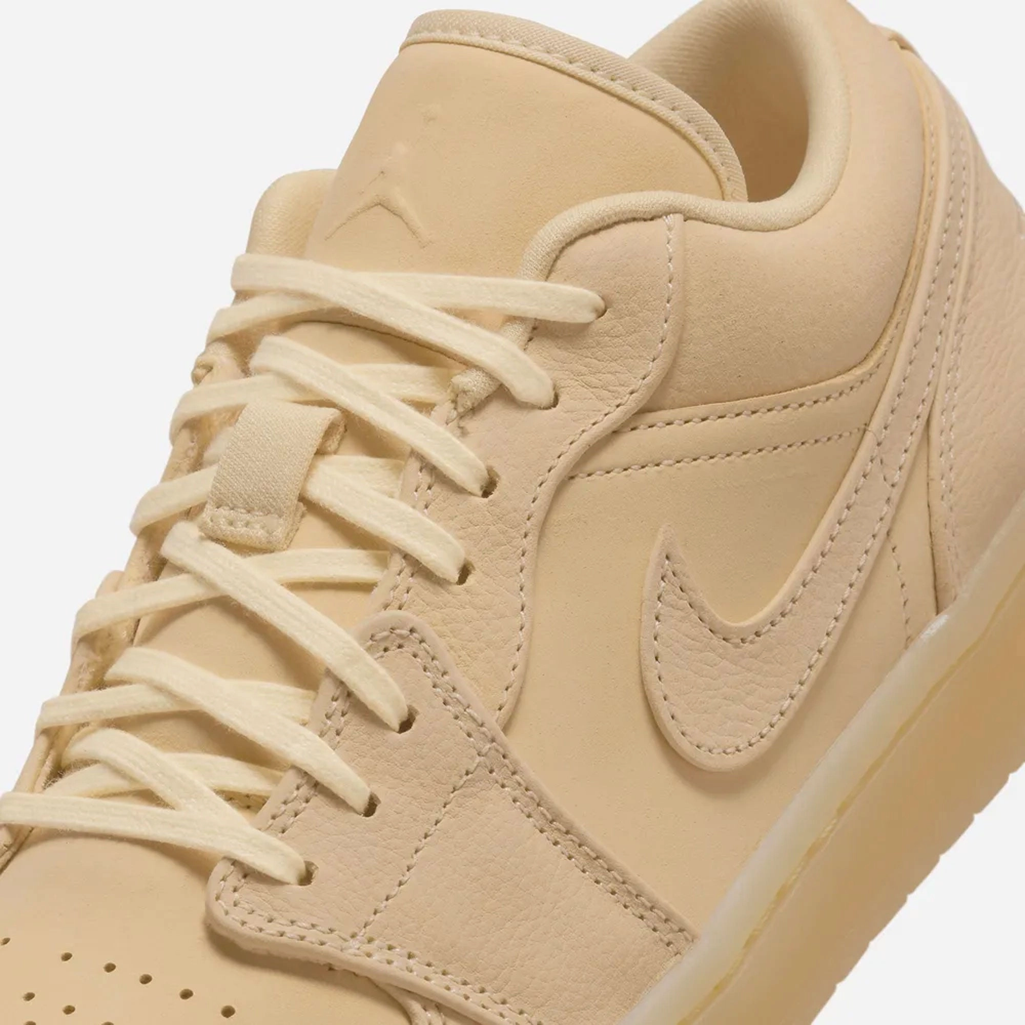 Jordan | AIR JORDAN 1 SE  { PALE VANILLA/PALE VANILLA-PALE VANILLA