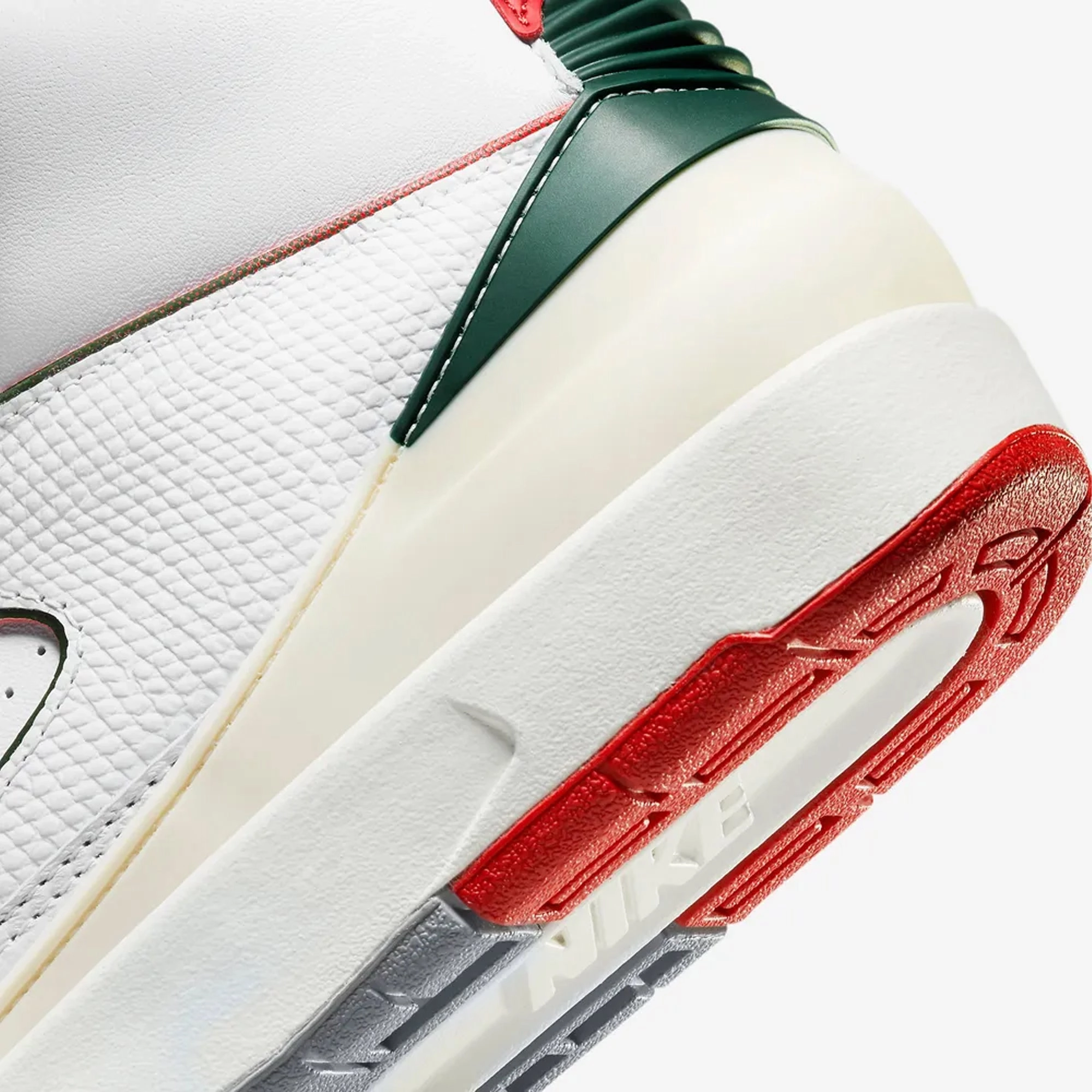 Jordan | AIR JORDAN 2 ORIGINS  { WHITE/FIRE RED-FIR-SAIL