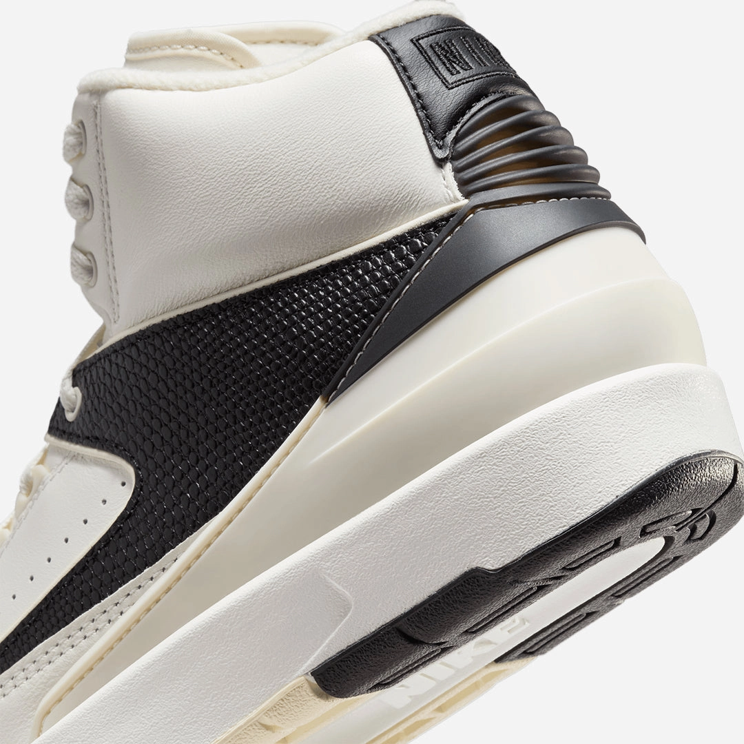 Jordan | AIR JORDAN 2 RETRO  { SAIL/COCONUT MILK-BLACK