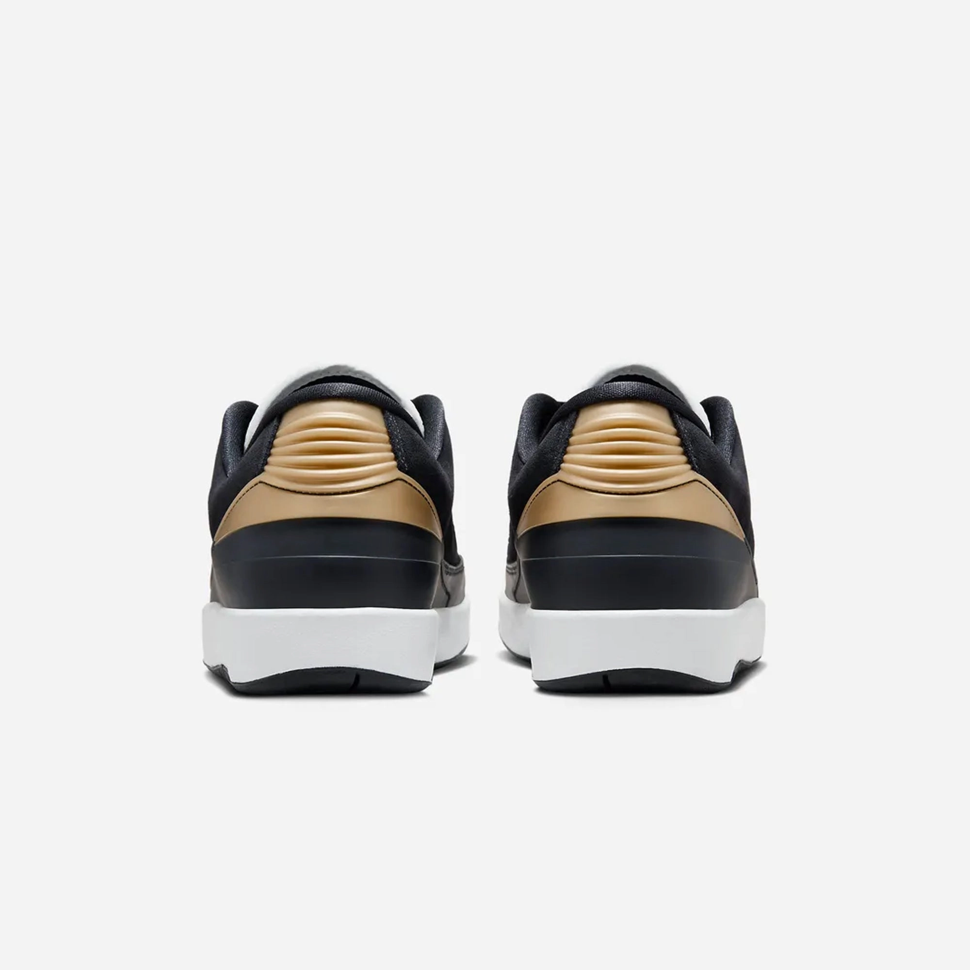 Jordan | AIR JORDAN 2 RETRO LOW  { BLACK/VARSITY RED