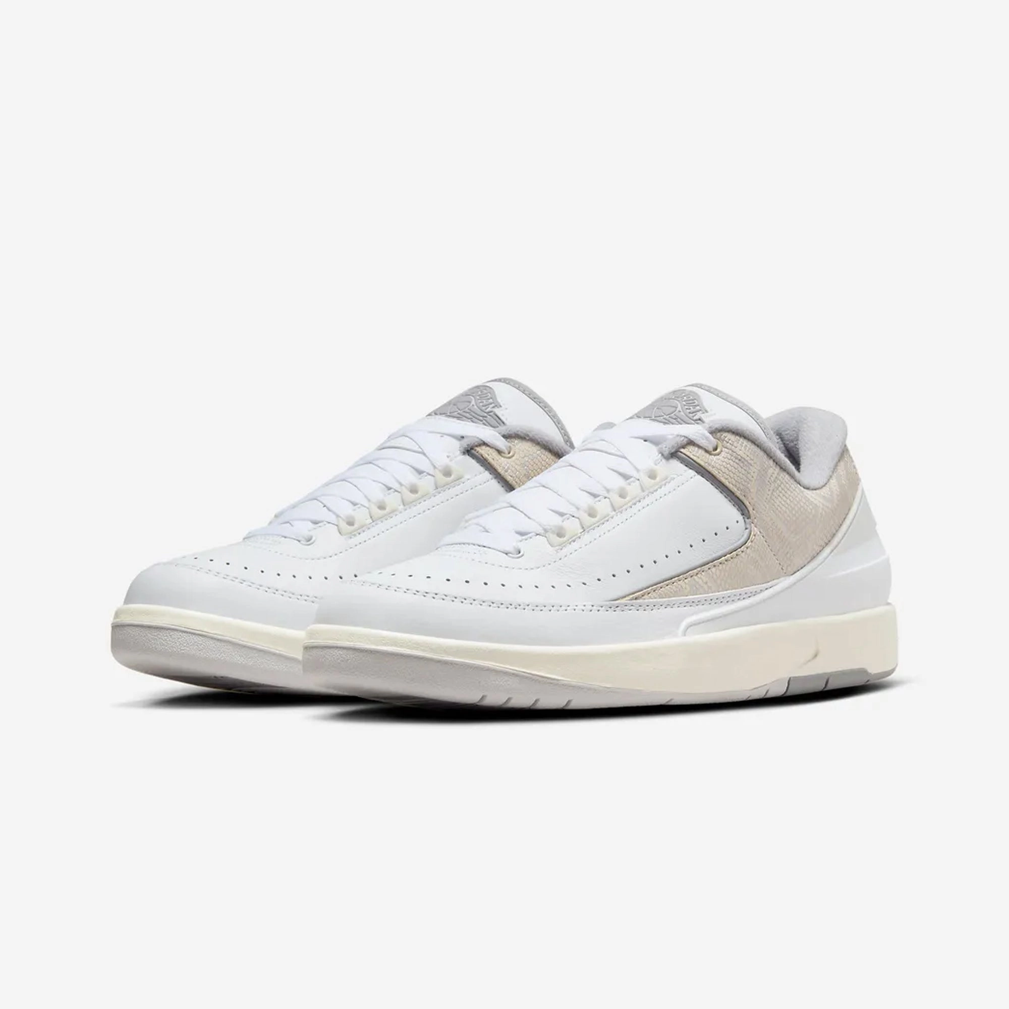 Jordan | AIR JORDAN 2 RETRO LOW  { WHITE/CEMENT GREY-SANDDRIFT-NEUTRAL GREY