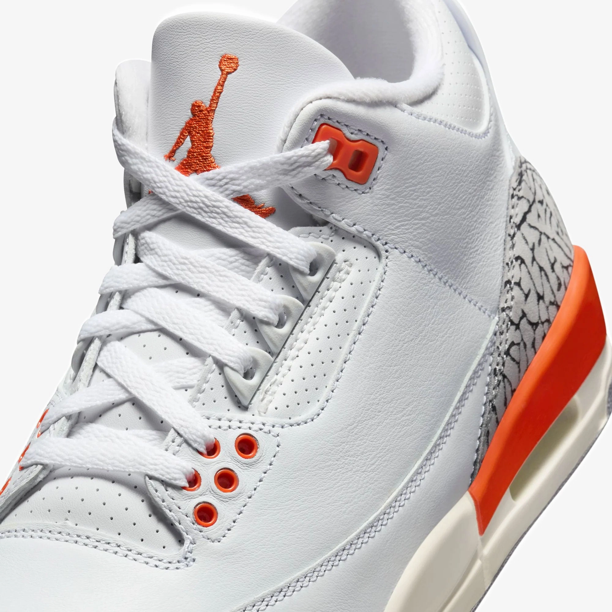 Jordan | AIR JORDAN 3 RETRO  { WHITE/COSMIC CLAY-SAIL-CEMENT GREY