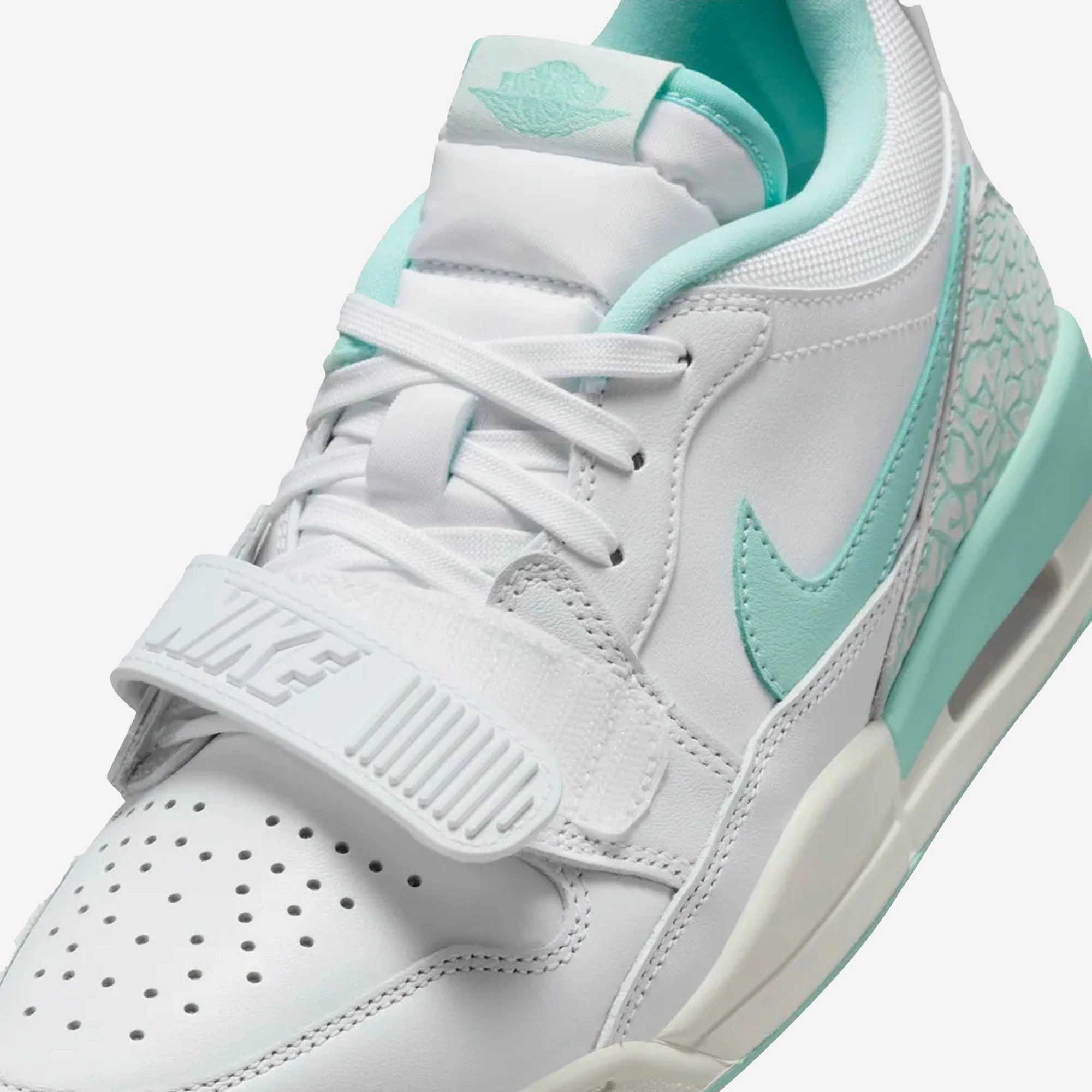 JORDAN |  AIR JORDAN LEGACY 312 LOW { WHITE/LIGHT DEW-SAIL
