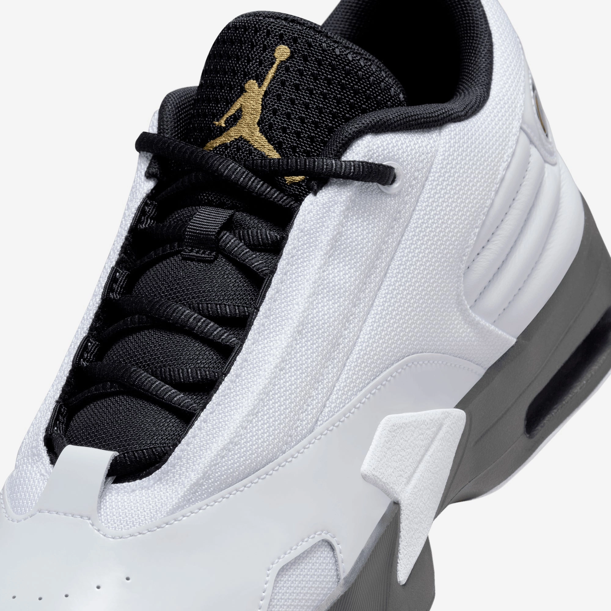 JORDAN | MAX AURA 6 { WHITE/METALLIC GOLD-BLACK