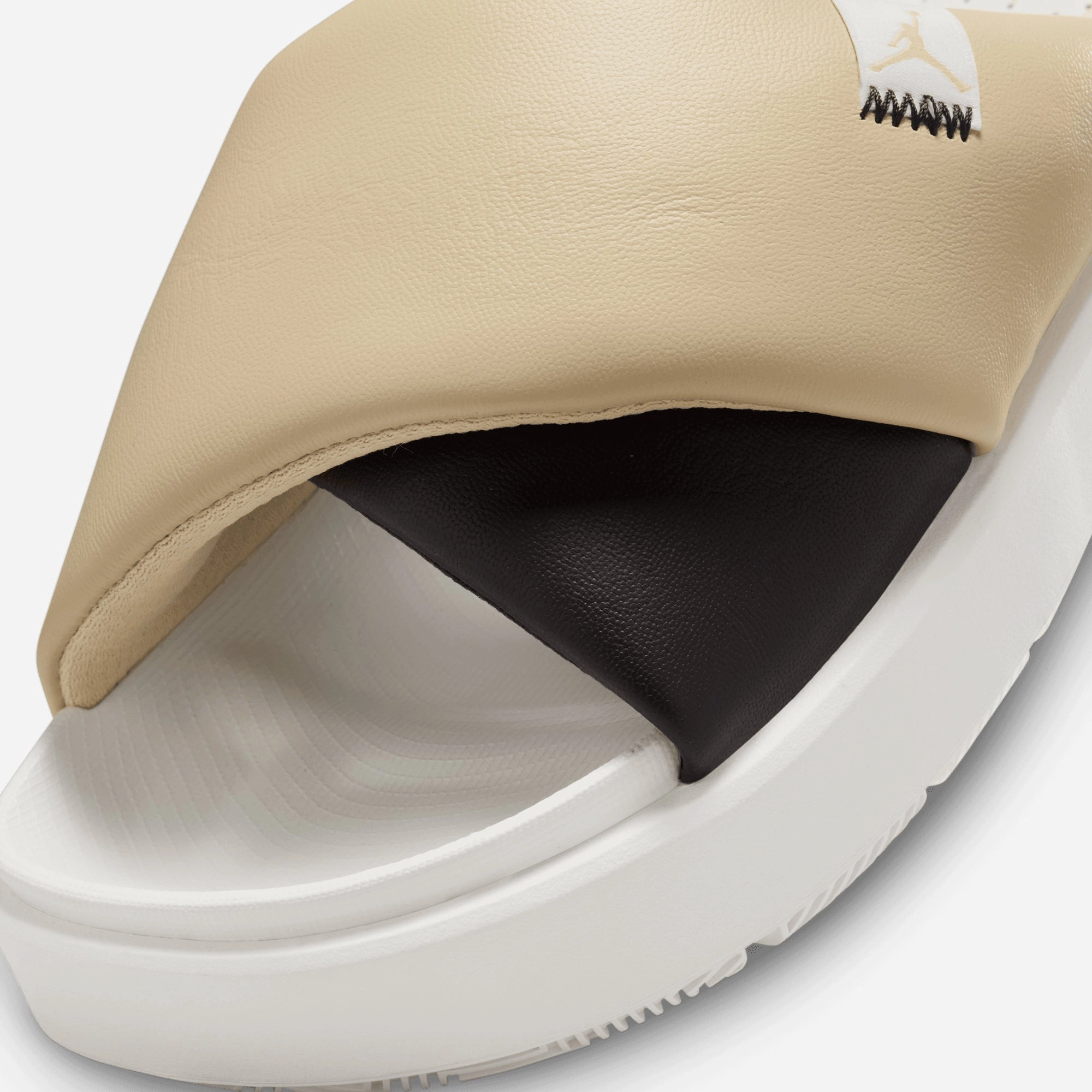 Jordan | SOPHIA  { SHADOW BROWN/TEAM GOLD-SAIL