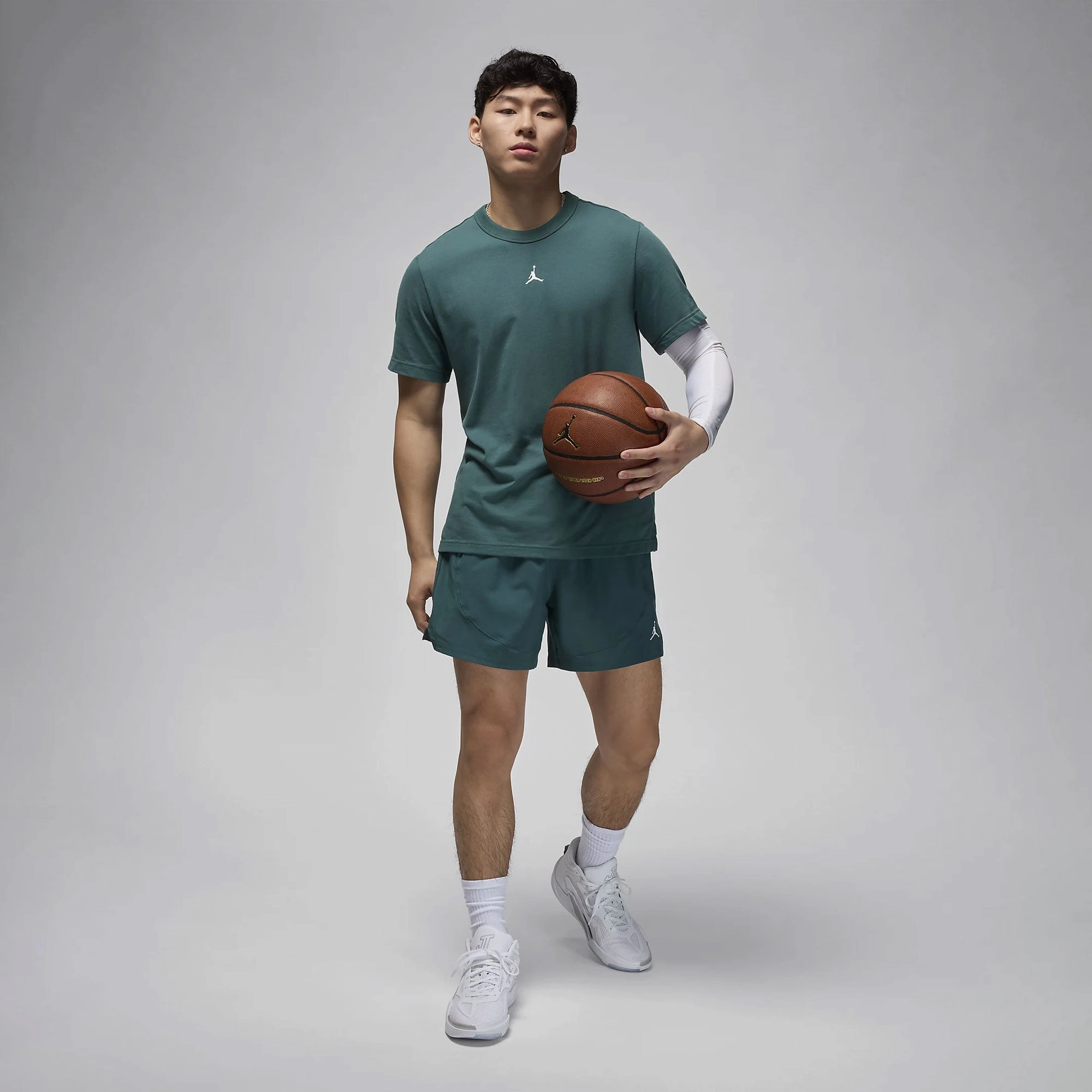 JORDAN | SPORT DRI-FIT SHORT-SLEEVE TOP { OXIDIZED GREEN/WHITE