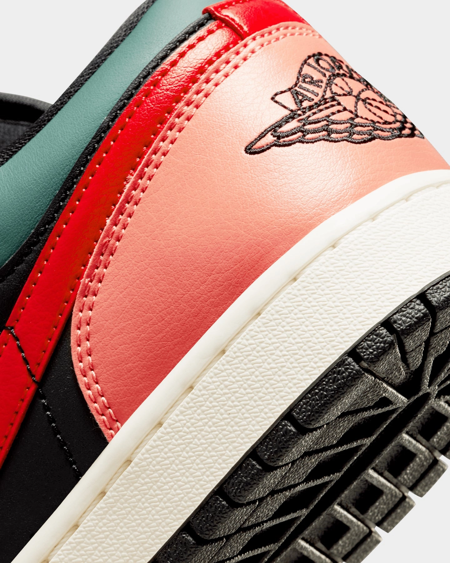 Jordan Women's Air Jordan 1 Low SE Black Multi Black/Fire Red