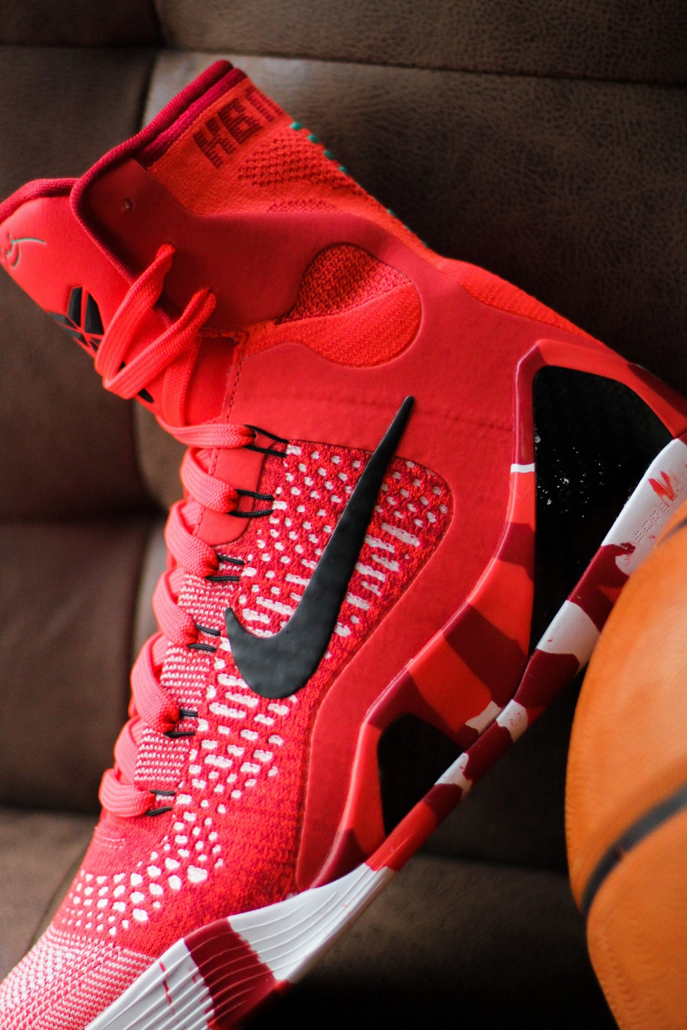 KOBE IX ELITE PROTRO BRIGHT CRIMSON