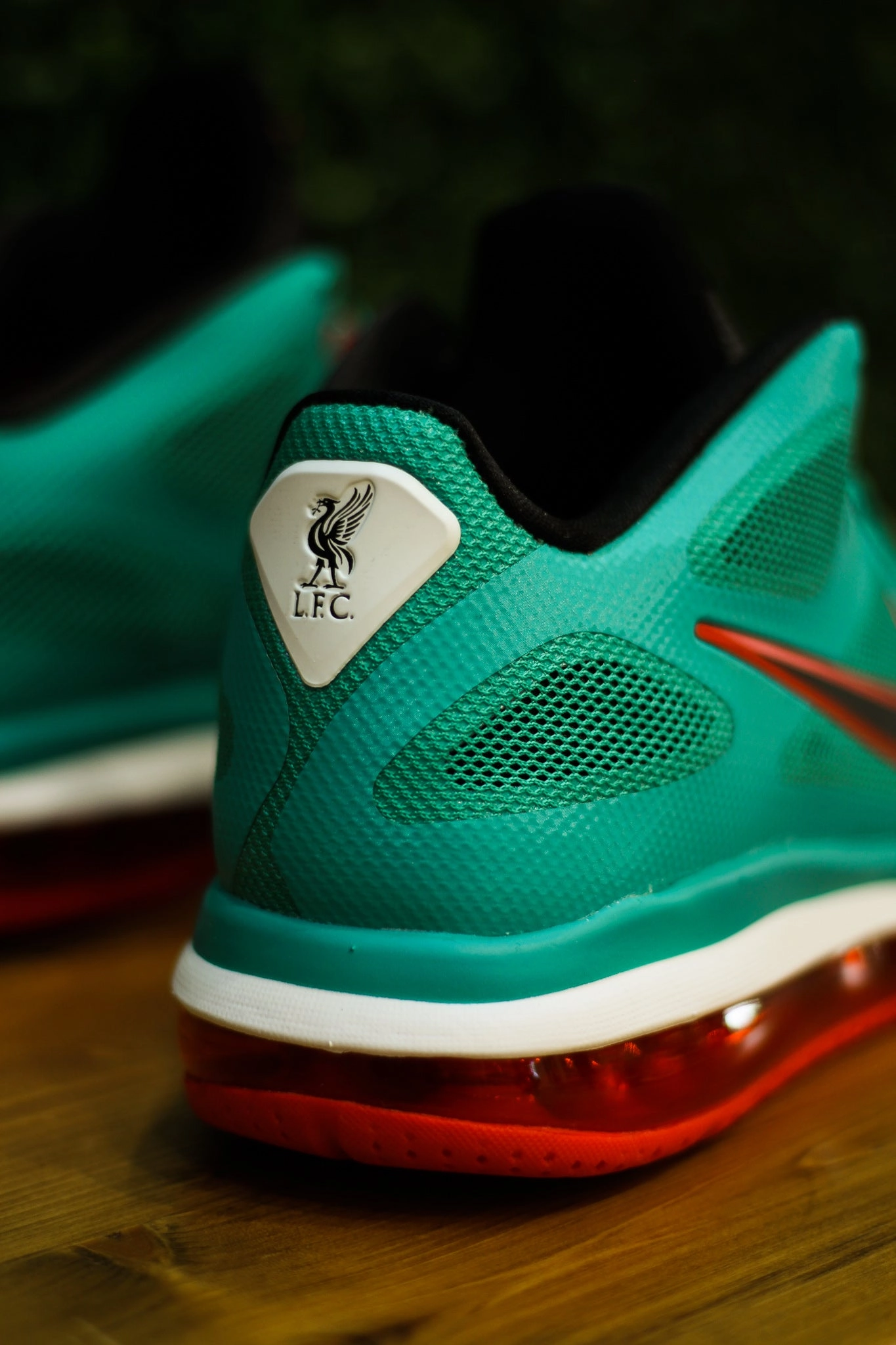 LEBRON IX LOW REVERSE LIVERPOOL