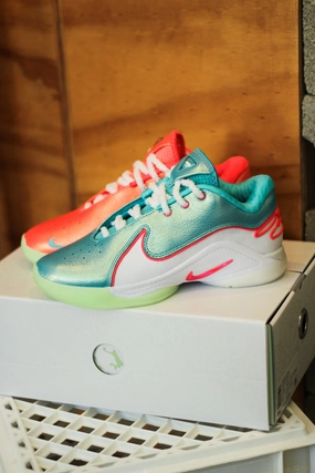 LEBRON XXII LIMELIGHT