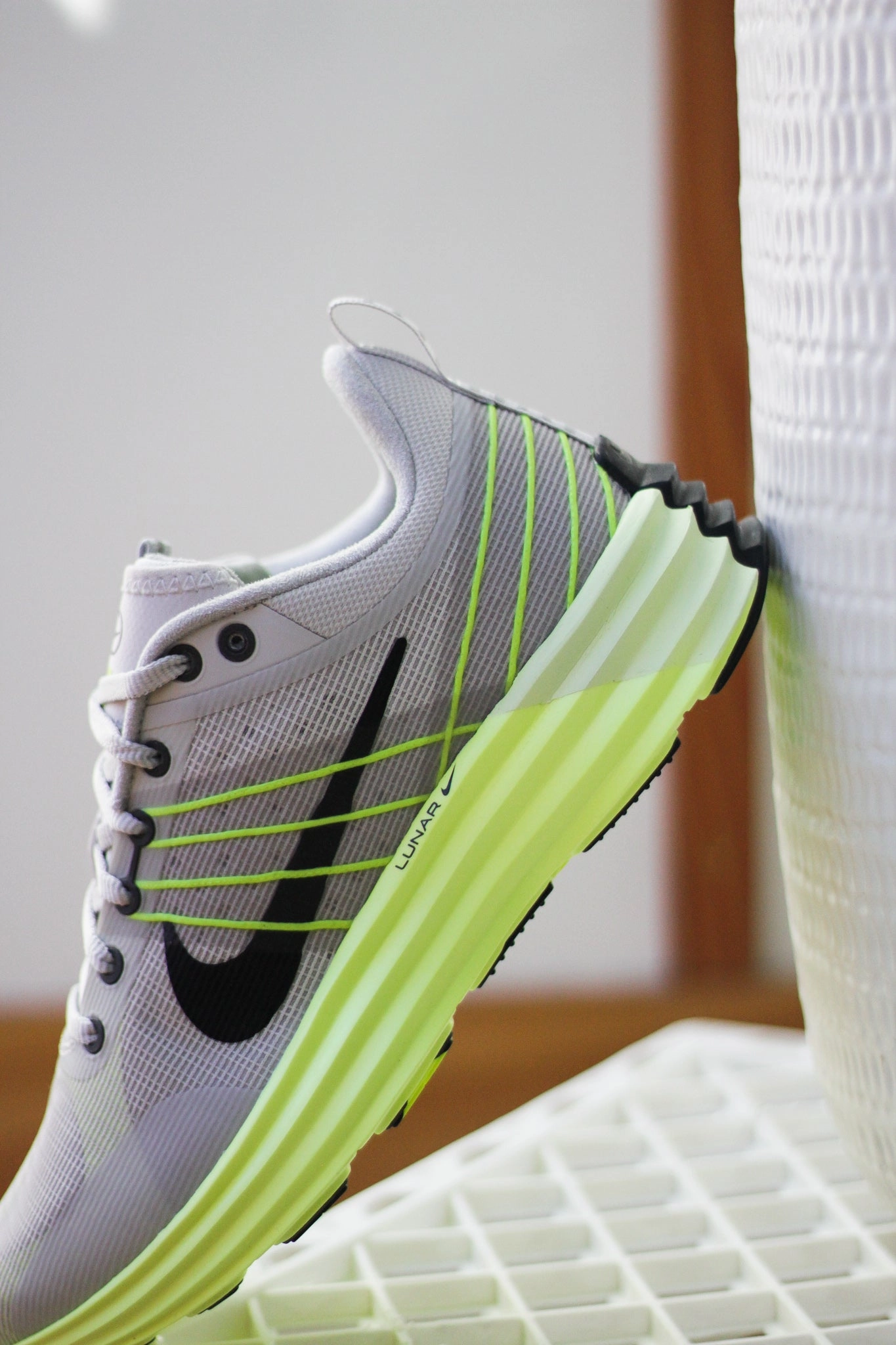 LUNAR ROAM NEUTRAL GREY
