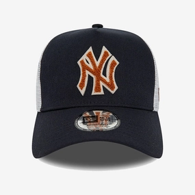 New Era | NEW YORK YANKEES BOUCLE NAVY TRUCKER CAP  { NAVY