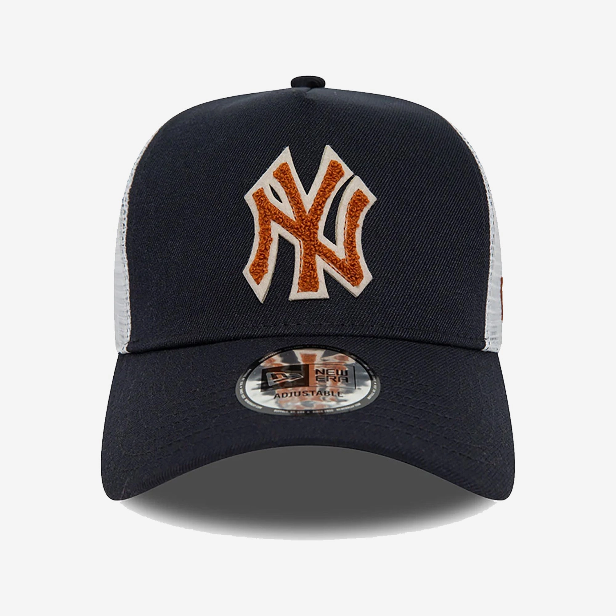 New Era | NEW YORK YANKEES BOUCLE NAVY TRUCKER CAP  { NAVY