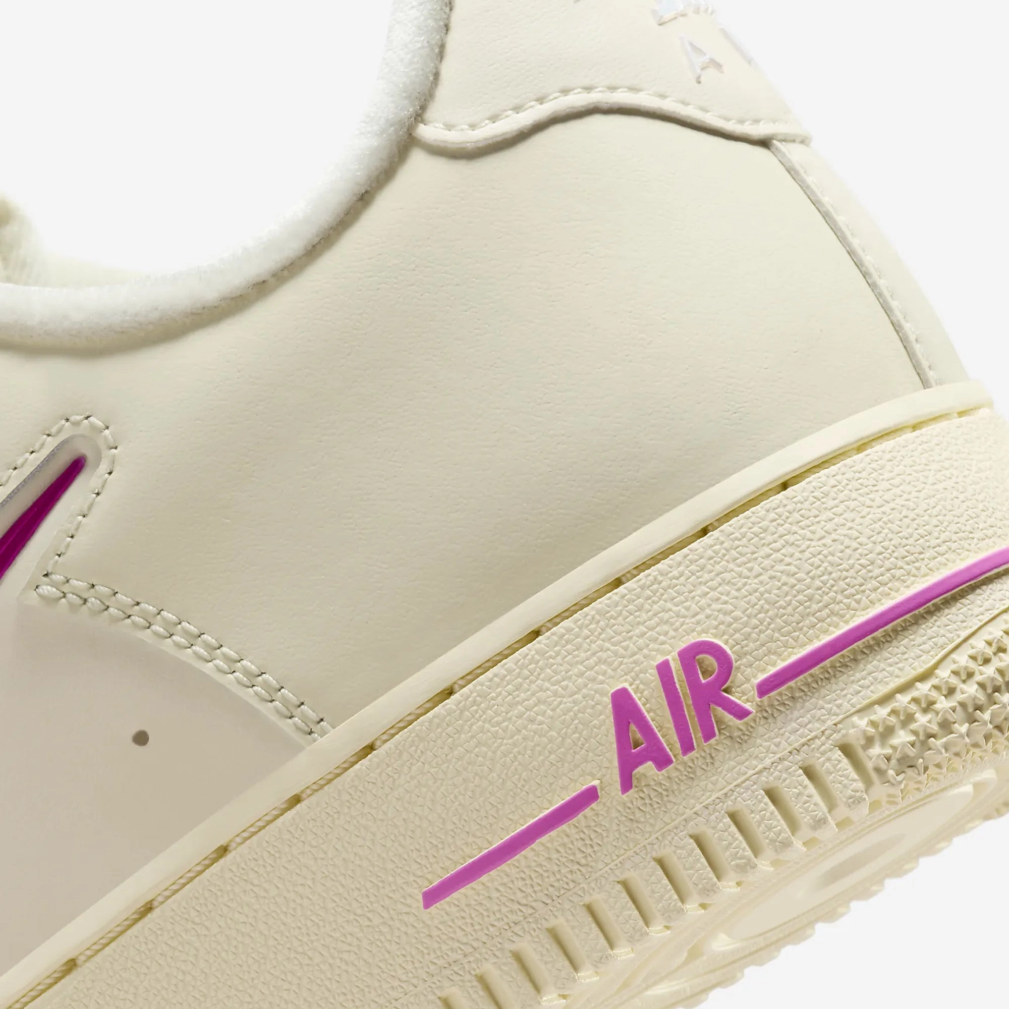 Nike | AIR FORCE 1 '07 { COCONUT MILK/PLAYFUL PINK-ALABASTER