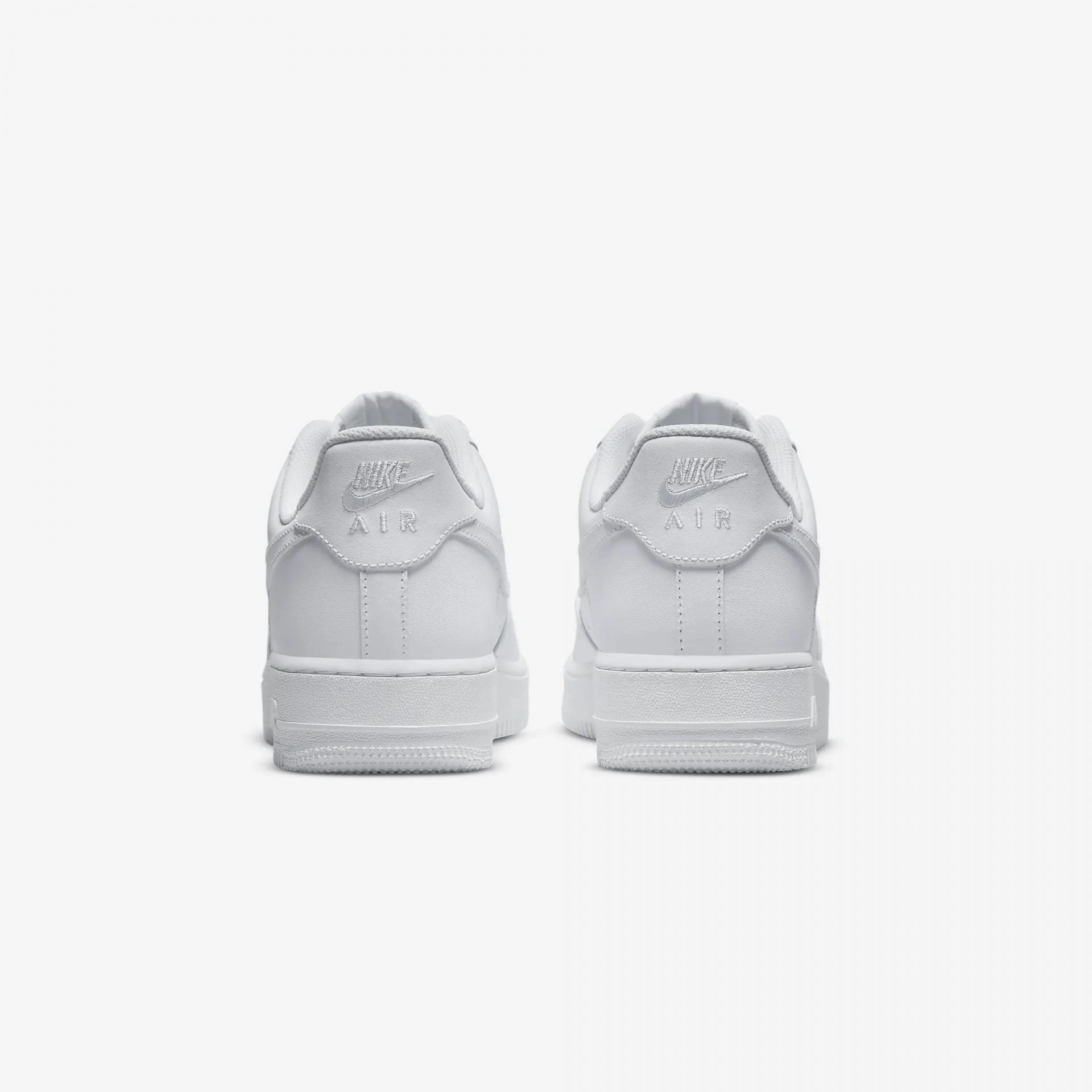 Nike | AIR FORCE 1 '07 { TRIPLE WHITE