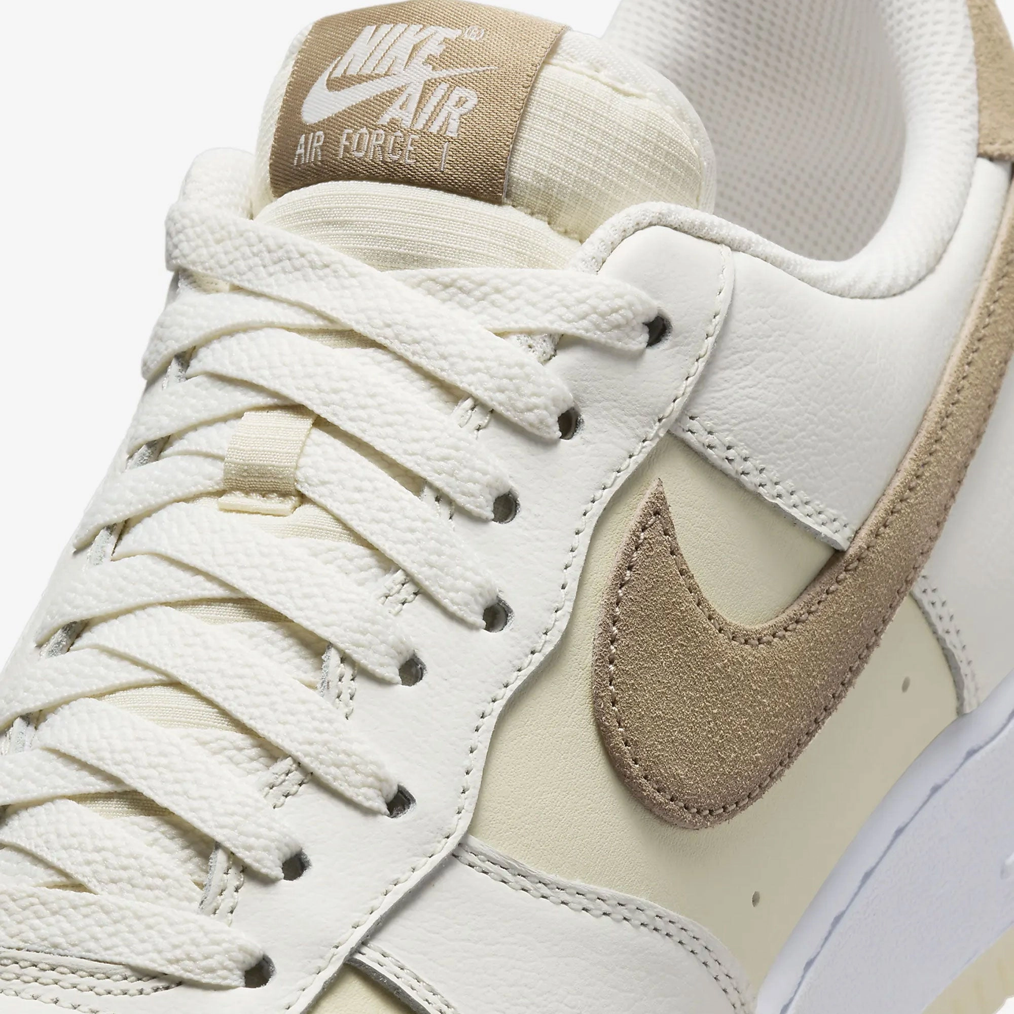 Nike | AIR FORCE 1 '07 LV8 { SAIL/KHAKI-COCONUT MILK-WHITE